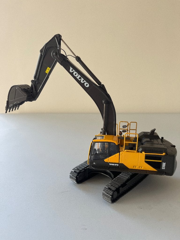 Volvo EC480E Motorart, Hobby en Vrije tijd, Modelauto's | 1:50, Ophalen of Verzenden, Zo goed als nieuw, Hijskraan, Tractor of Landbouw