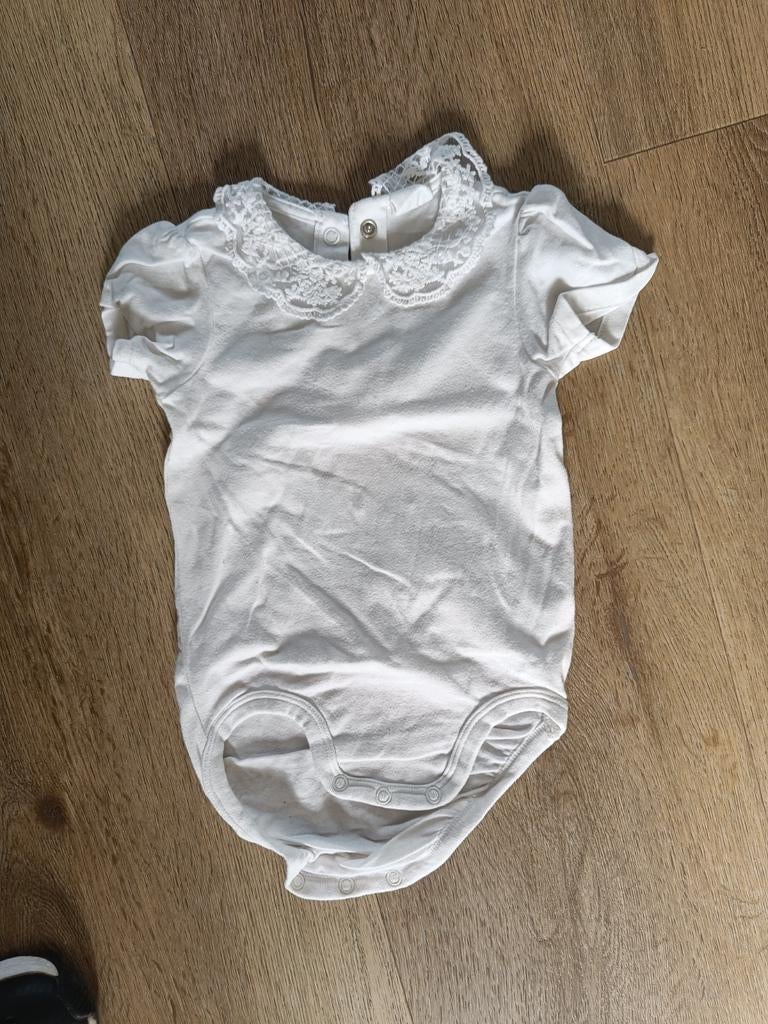 Romper met kanten kraagje.
Maat 80 van H&M., Kinderen en Baby's, Ophalen of Verzenden, Meisje