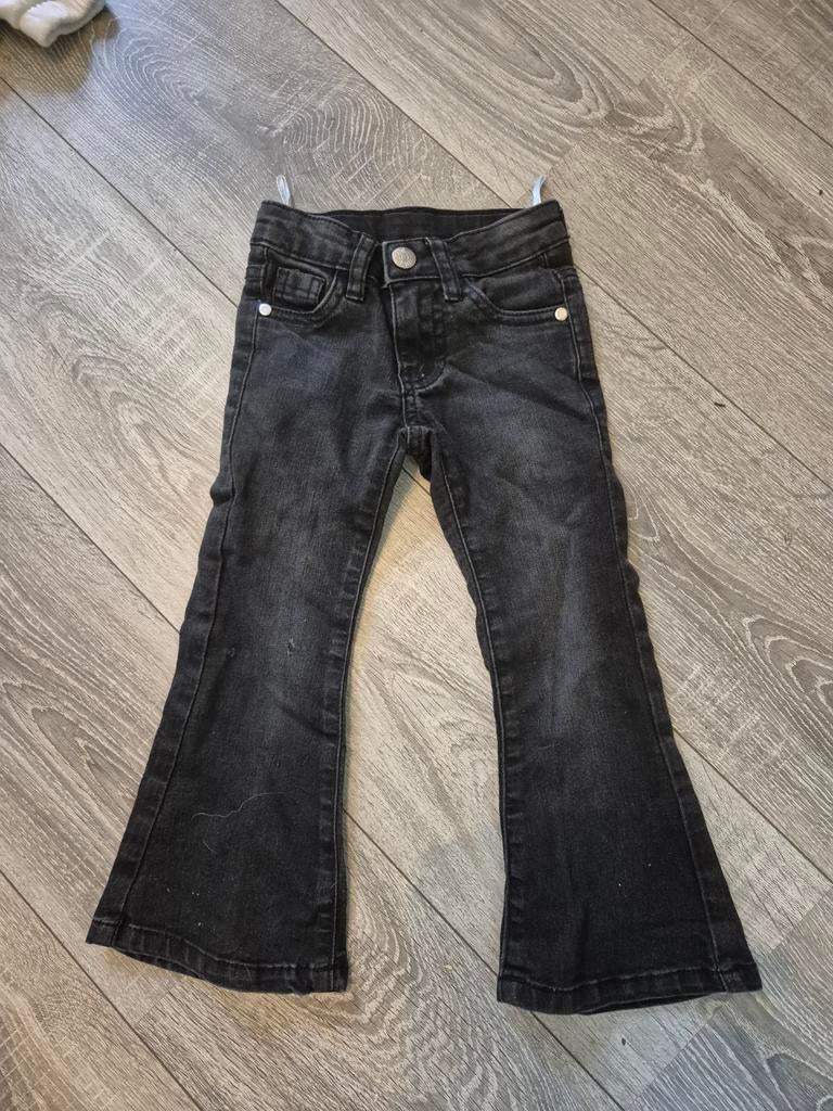 Zwarte flared jeans maat 98, Kinderen en Baby's, Kinderkleding | Maat 98, Broek, Gebruikt, Meisje, Ophalen of Verzenden