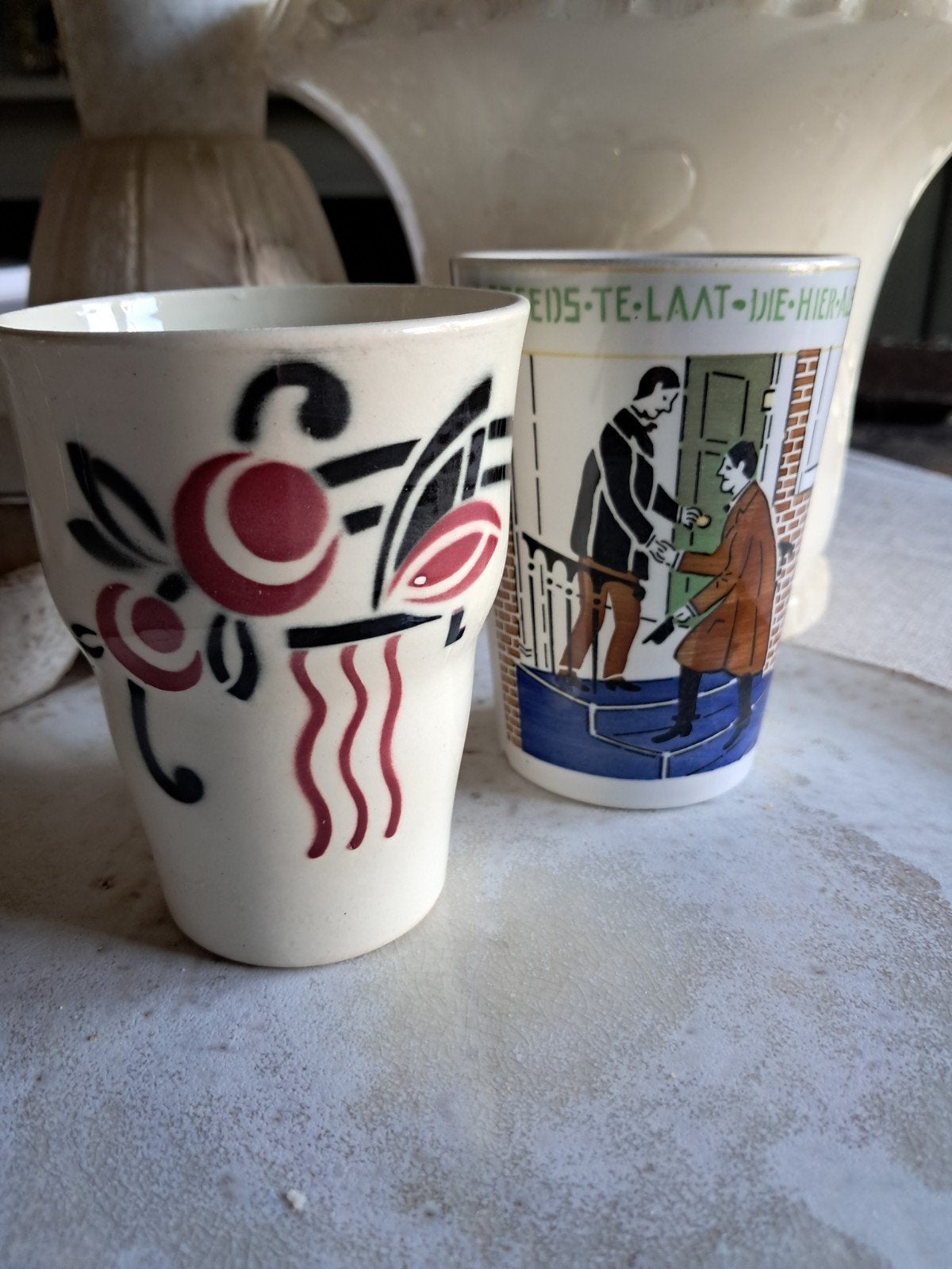 2 Art-deco melkbekers, Soc. Ceramique en Amsterdamse School., Ophalen of Verzenden