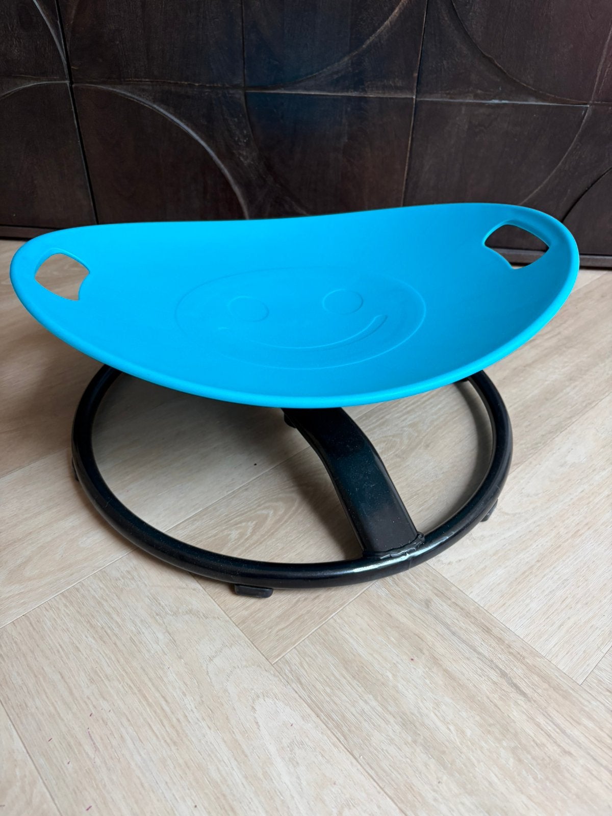 Sensorische draaistoel blauw met smilie, Huis en Inrichting, Tafels | Salontafels, Nieuw, Minder dan 50 cm, Rechthoekig, 50 tot 100 cm