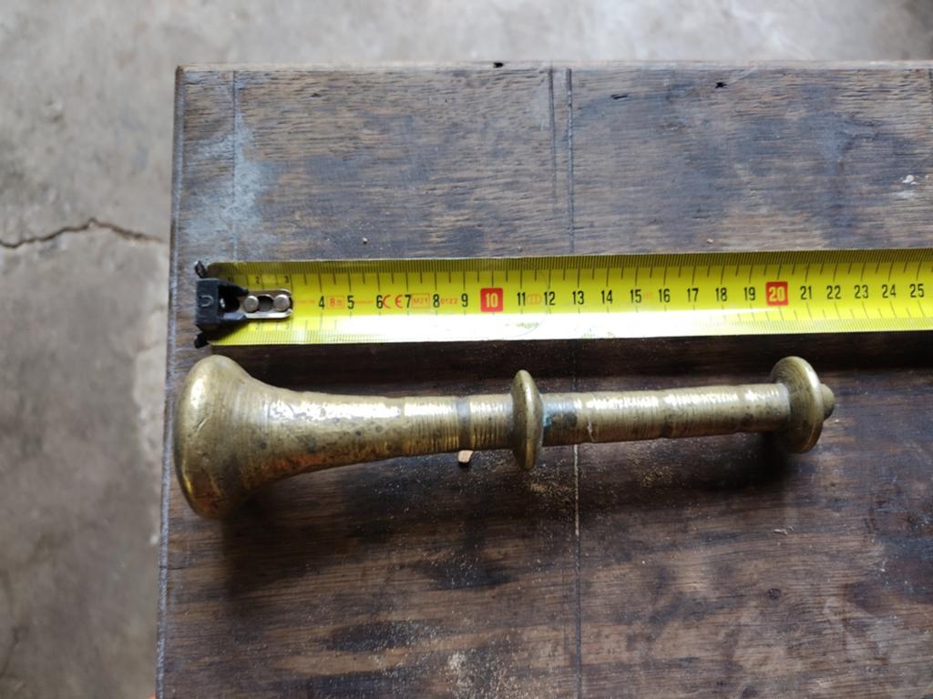 Bronzen vijzel met stamper, H 13cm, Ø 13cm, stamper 21cm, Ophalen of Verzenden