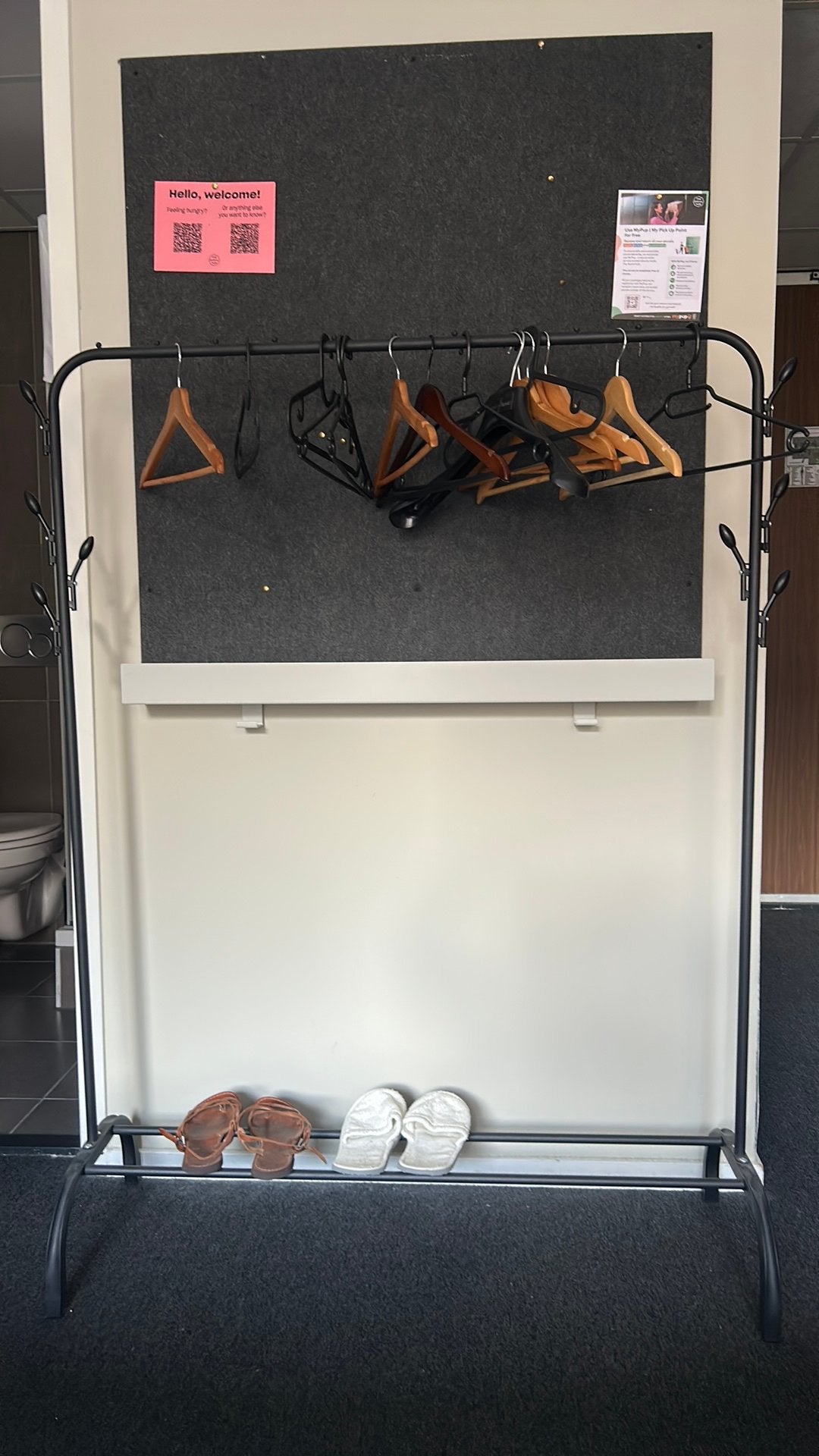 Clothing rack, Ophalen, Zo goed als nieuw
