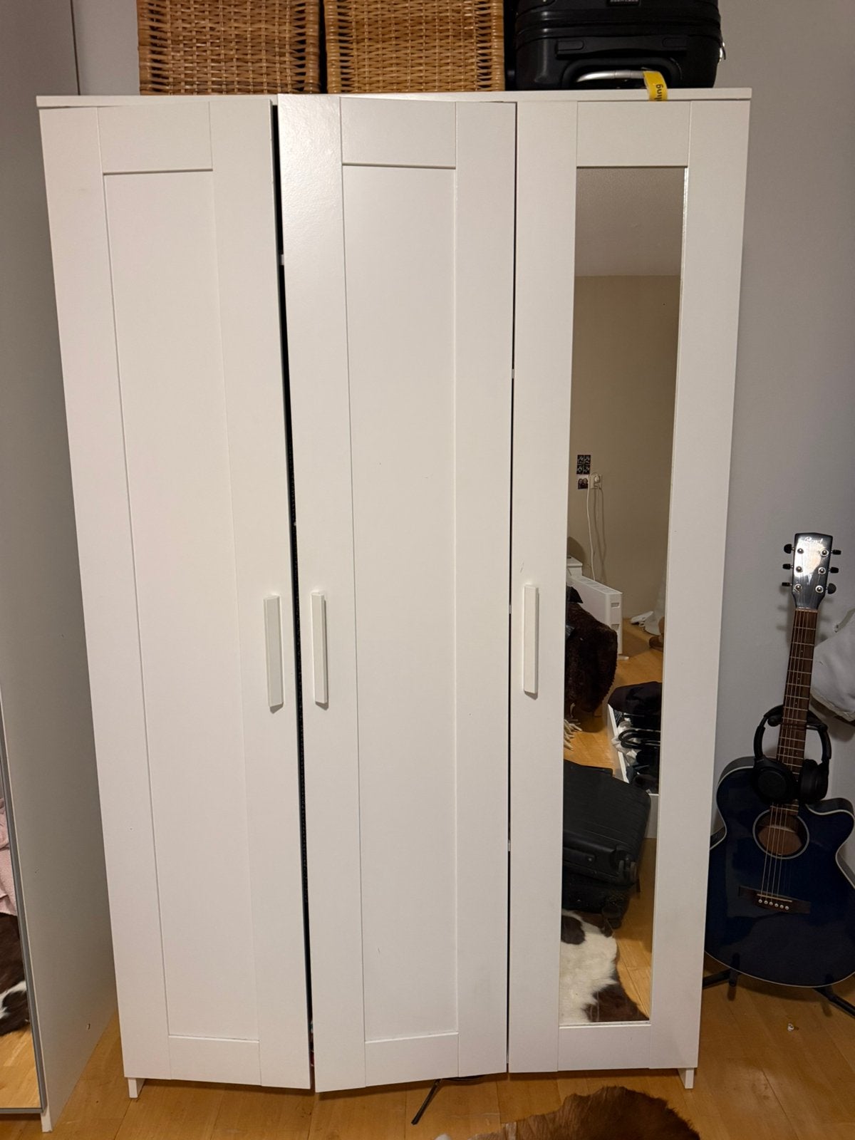 Ikea kledingkast met spiegel - wit, Ophalen, 100 tot 150 cm, Zo goed als nieuw, Minder dan 100 cm