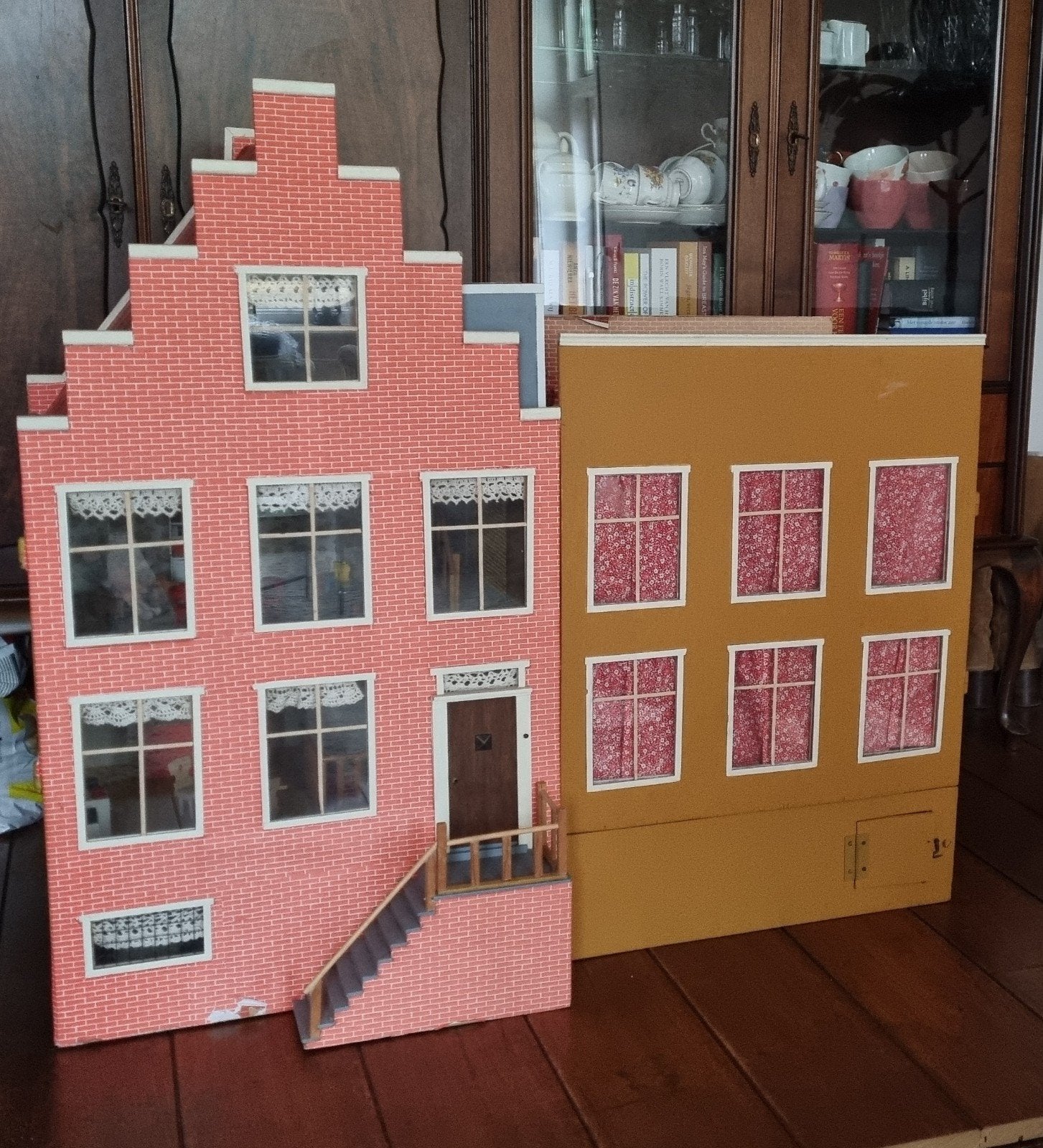 Groot vintage poppenhuis jaren '70 met meubeltjes, Ophalen, Gebruikt, Poppenhuis