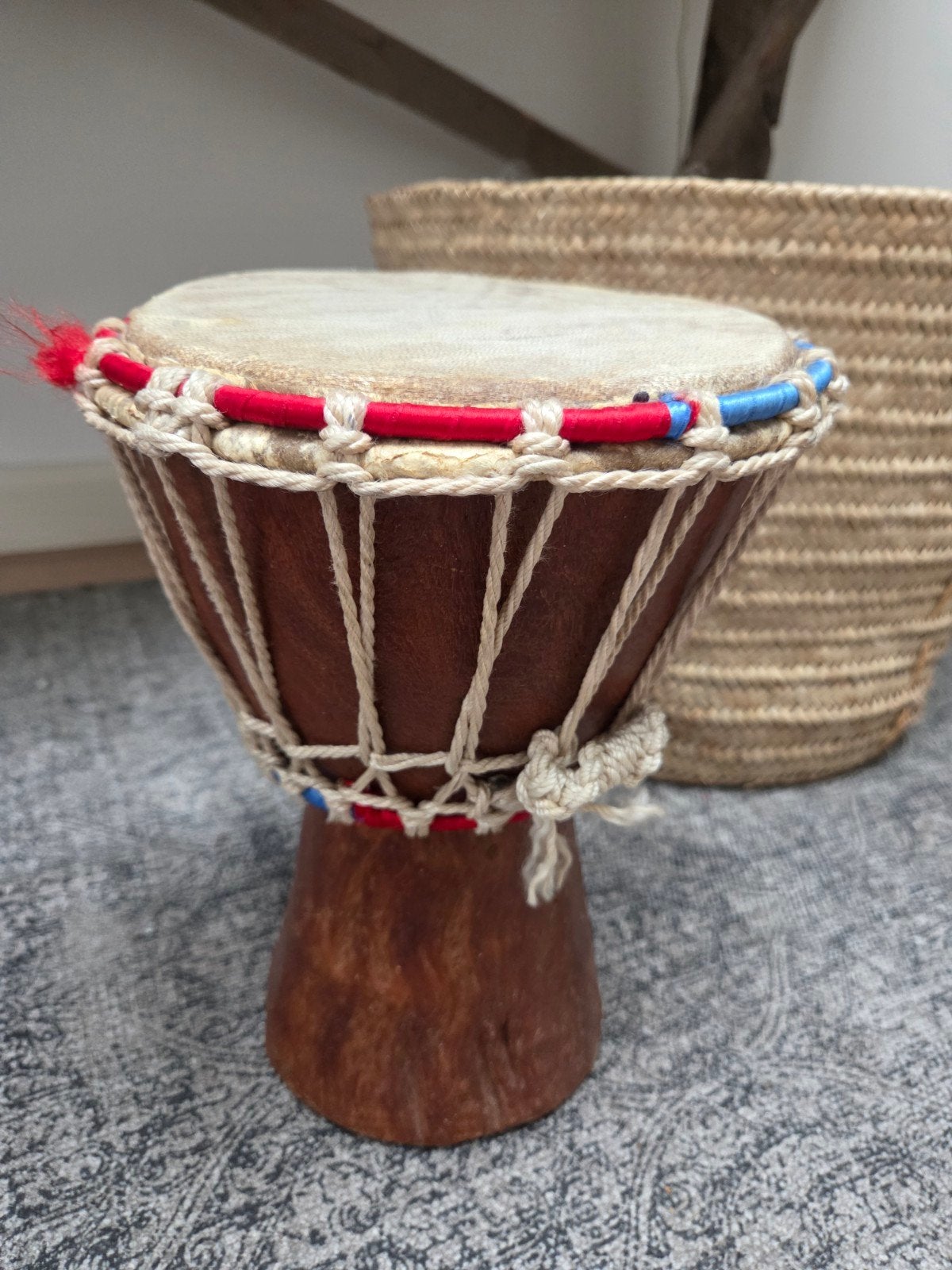 Mooie handgemaakte  djembe izgst, Ophalen, Zo goed als nieuw, Trommel