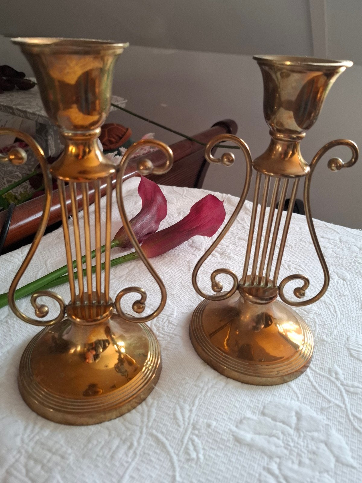 Paar Vintage Messing "Lier" Kandelaars – Hollywood Regency /, Ophalen of Verzenden, Geel