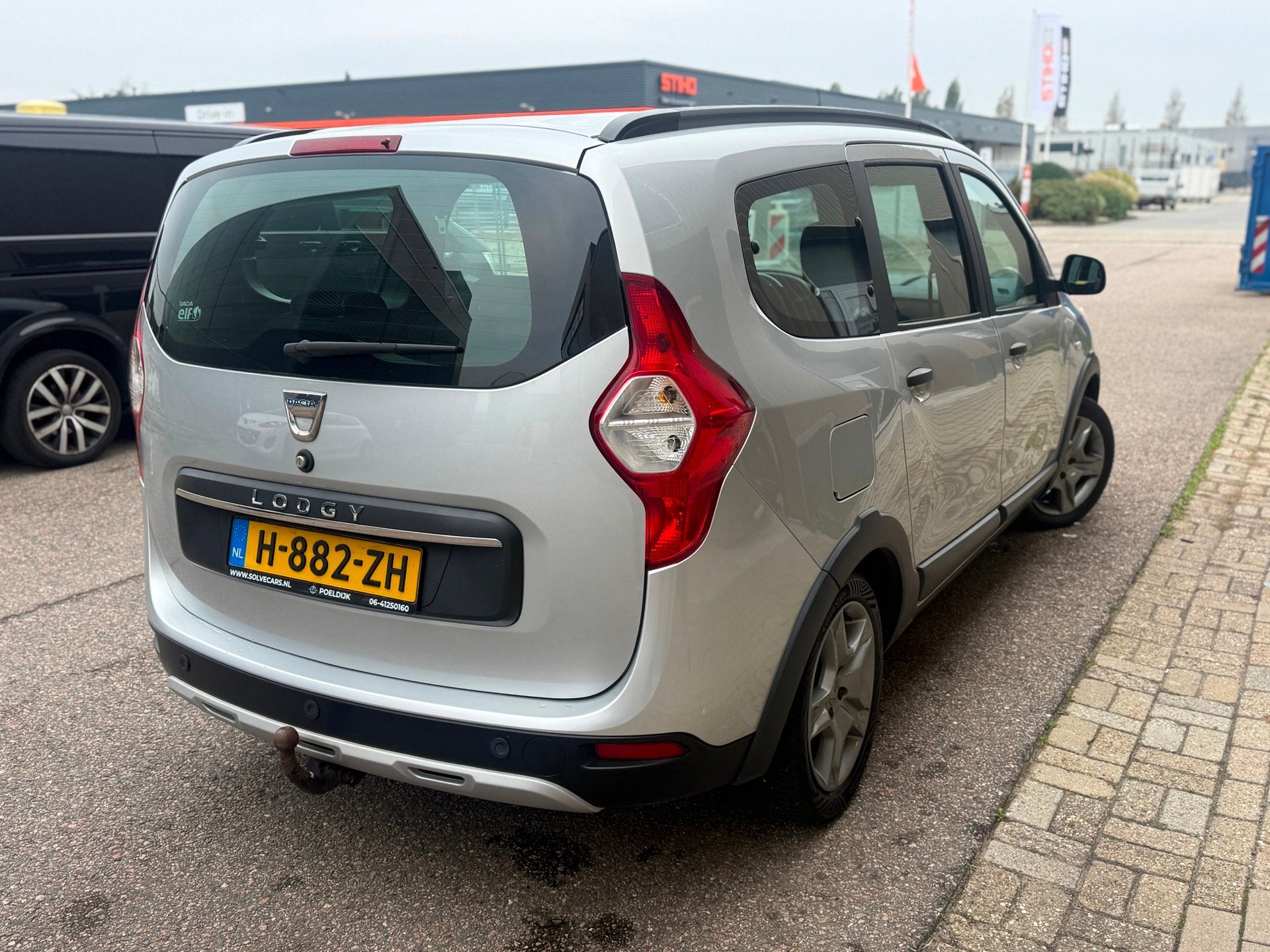Dacia Lodgy Stepway 1.6 SCe 7p. Camera Cruise Trekhaak PDC, Auto's, Voorwielaandrijving, Dealer onderhouden, 4 cilinders, Met garantie (alle)