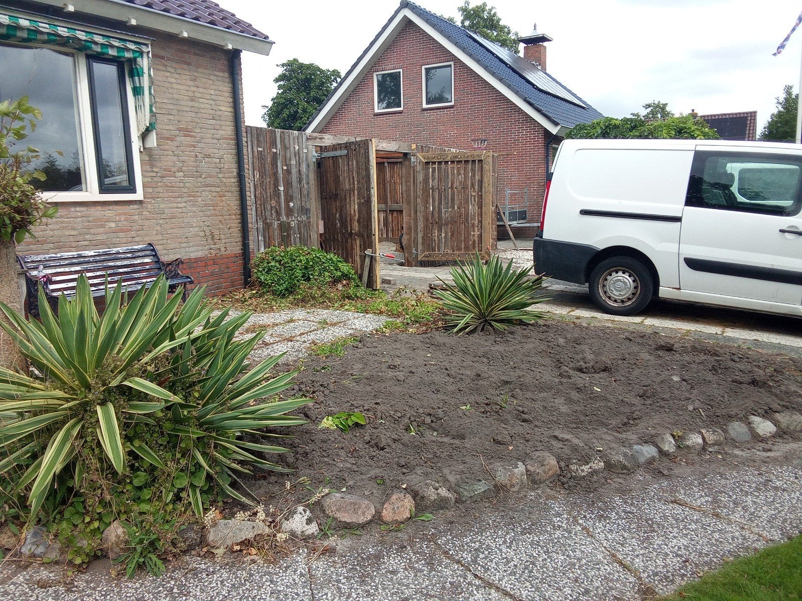 Bolstenen,keien zijn er al uit.gratis, Ophalen, Gebruikt, Beton, Waterornament