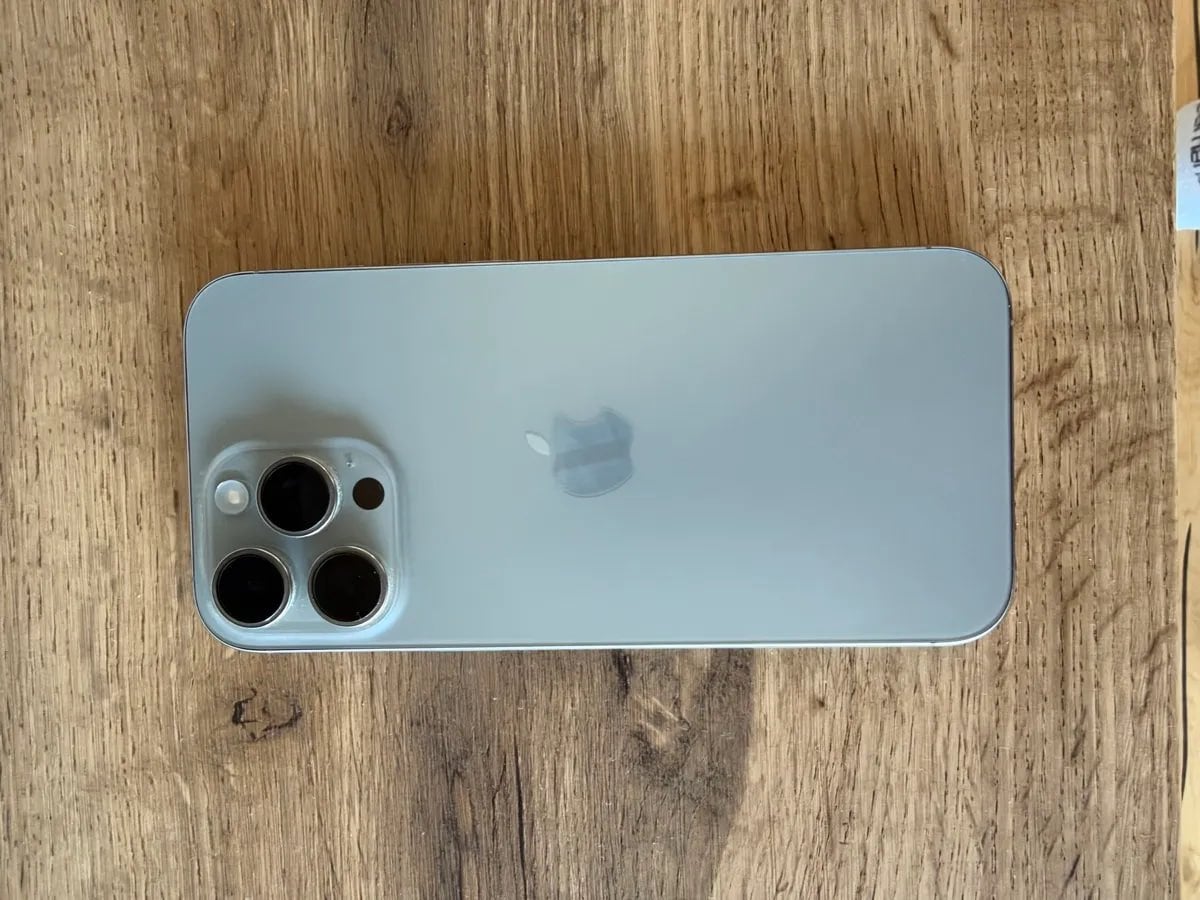 Foto 2 van Iphone 16 Pro Max