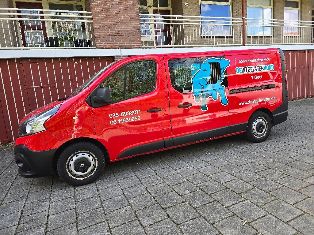 Renault Trafic L2H1 | 13 Honden benches | Uitlaatservice bus, Auto's, Grijs, Particulier, Dealer onderhouden, Te koop