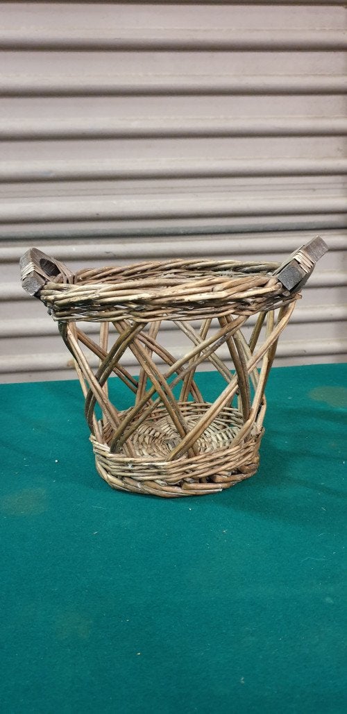 Mand gevlochten riet, Huis en Inrichting, Woonaccessoires | Schalen en Manden, Ophalen of Verzenden, 'T Olde Gre-j, Info@toldegrej.nl