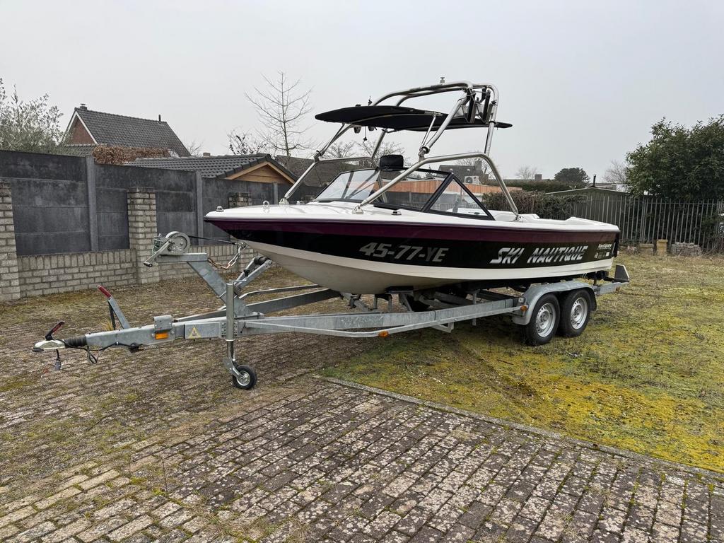 Ski Nautique - Perfect voor watersportliefhebbers, Ophalen, Gebruikt, Binnenboordmotor, 200 pk of meer