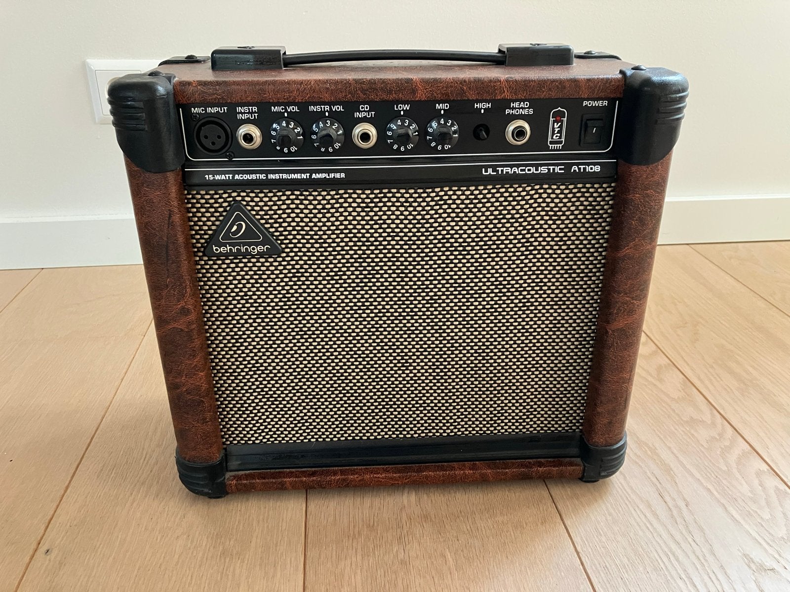 Behringer Ultracoustic AT108 Akoestische Gitaarversterker, Ophalen, Gebruikt, Gitaar, Minder dan 50 watt