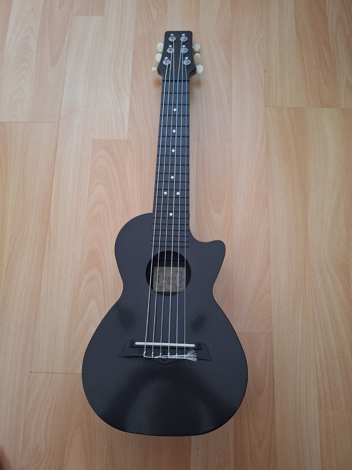 Korala PUG-40-BK Zwarte Gitaar - Zo goed als nieuw, Muziek en Instrumenten, Snaarinstrumenten | Gitaren | Akoestisch, Ophalen