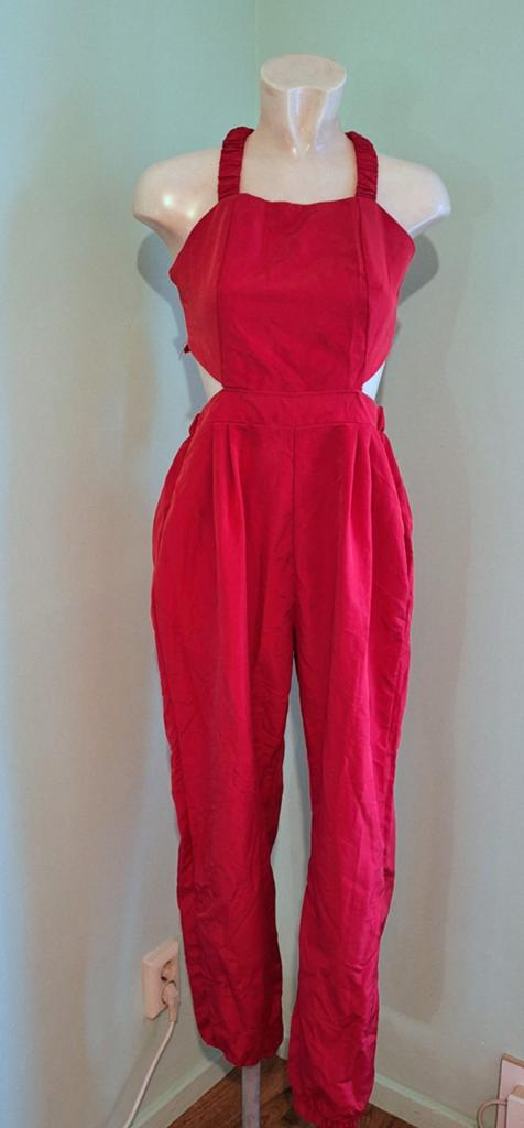 Rood sexy broekpak, M, Kleding | Dames, Jumpsuits, Maat 38/40 (M), Ophalen of Verzenden, Zo goed als nieuw, Geen merk