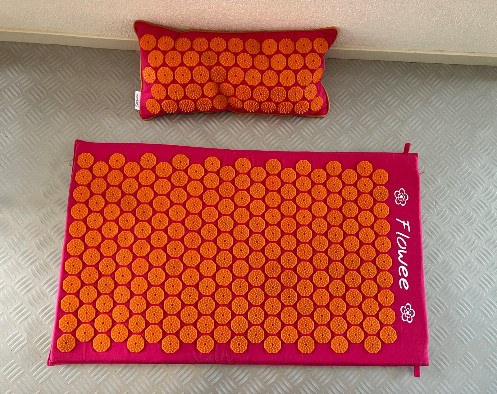 Flowee Acupressuurmat en Kussen Set - Roze/Oranje, Ophalen of Verzenden, Zo goed als nieuw, Yoga-accessoire