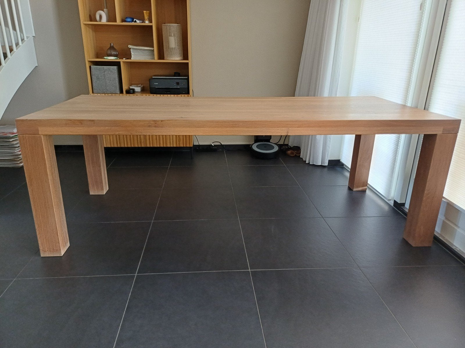 Grote eettafel (2.30m), robuust eiken geborsteld en gerookt, Ophalen, 200 cm of meer, 50 tot 100 cm, Zo goed als nieuw
