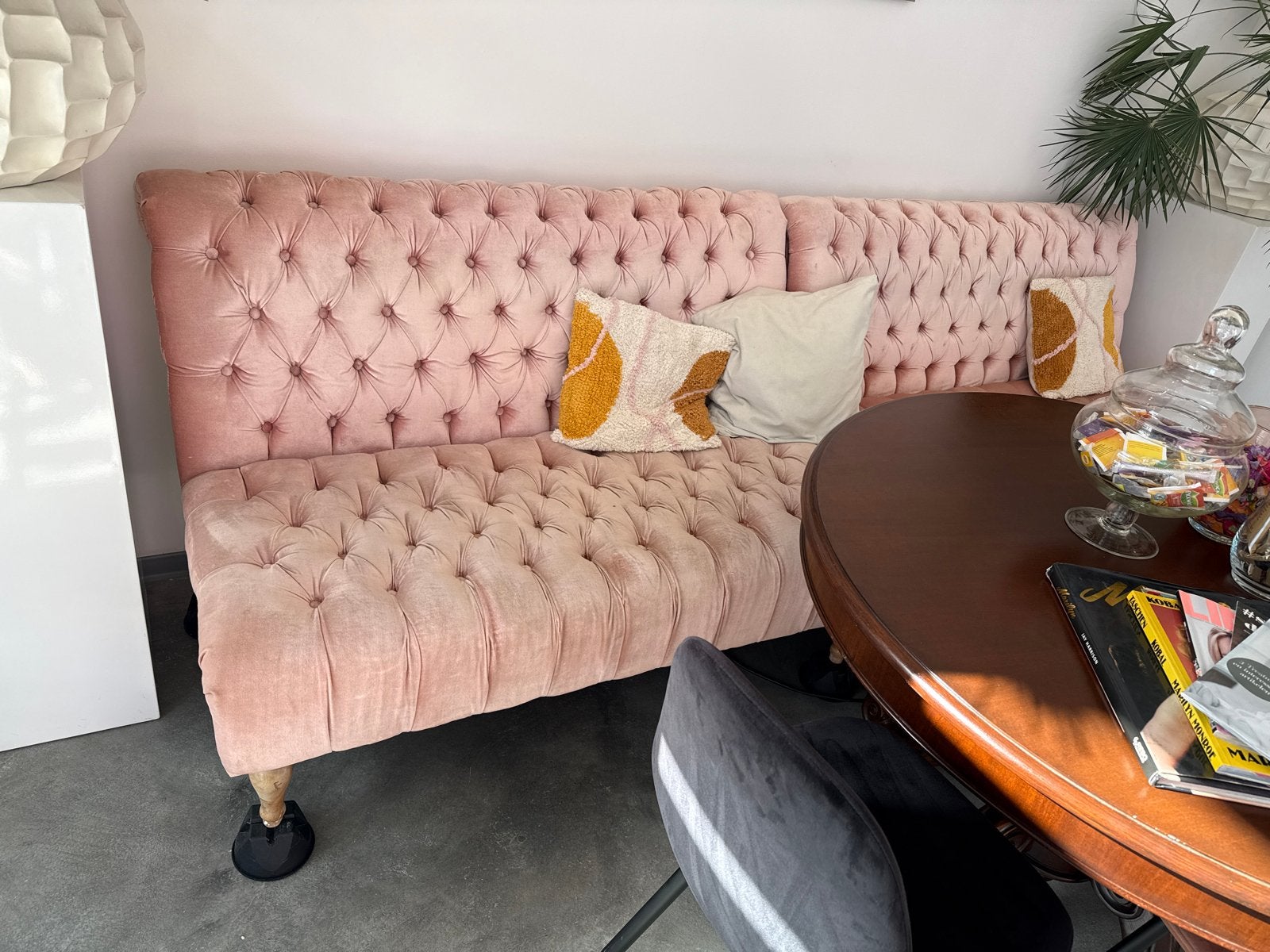 Roze Chesterfield look Bank - Vintage Stijl, Gebruikt, 300 cm of meer, 75 tot 100 cm, Ophalen of Verzenden