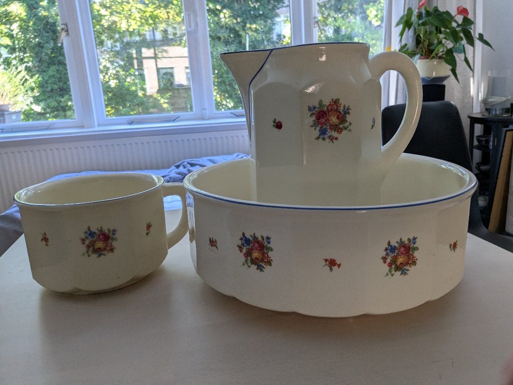 Lampetstel - Kan en Kom met Bloemenmotief, Brocante, Ophalen of Verzenden, Zo goed als nieuw, Wit