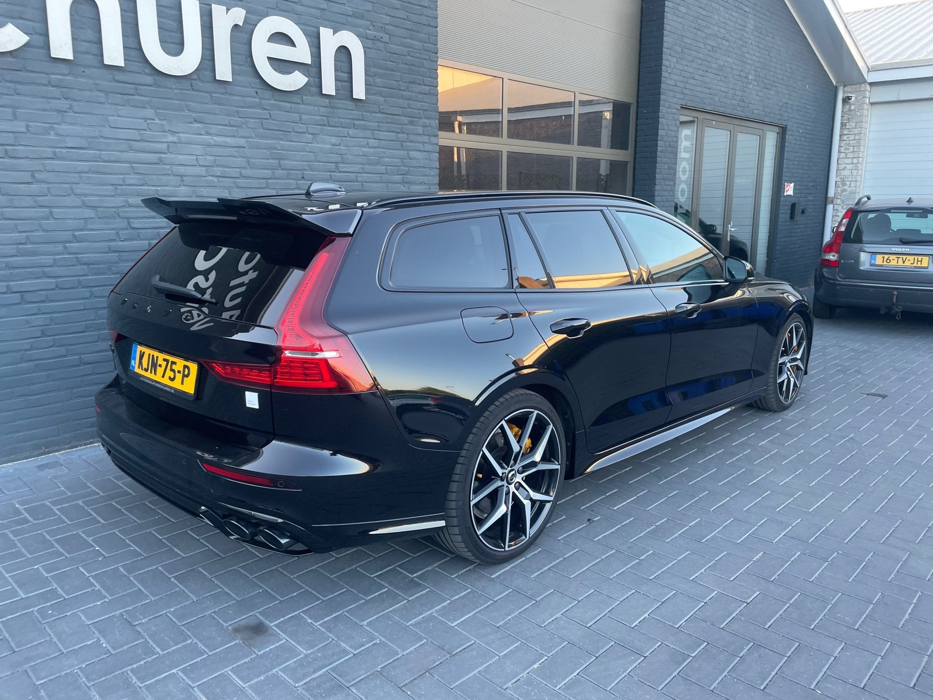 Volvo V60 2.0 T8 Plug-in hybrid AWD Polestar Engineered heic, Auto's, Volvo, Automaat, Gebruikt, 4 cilinders, Zwart