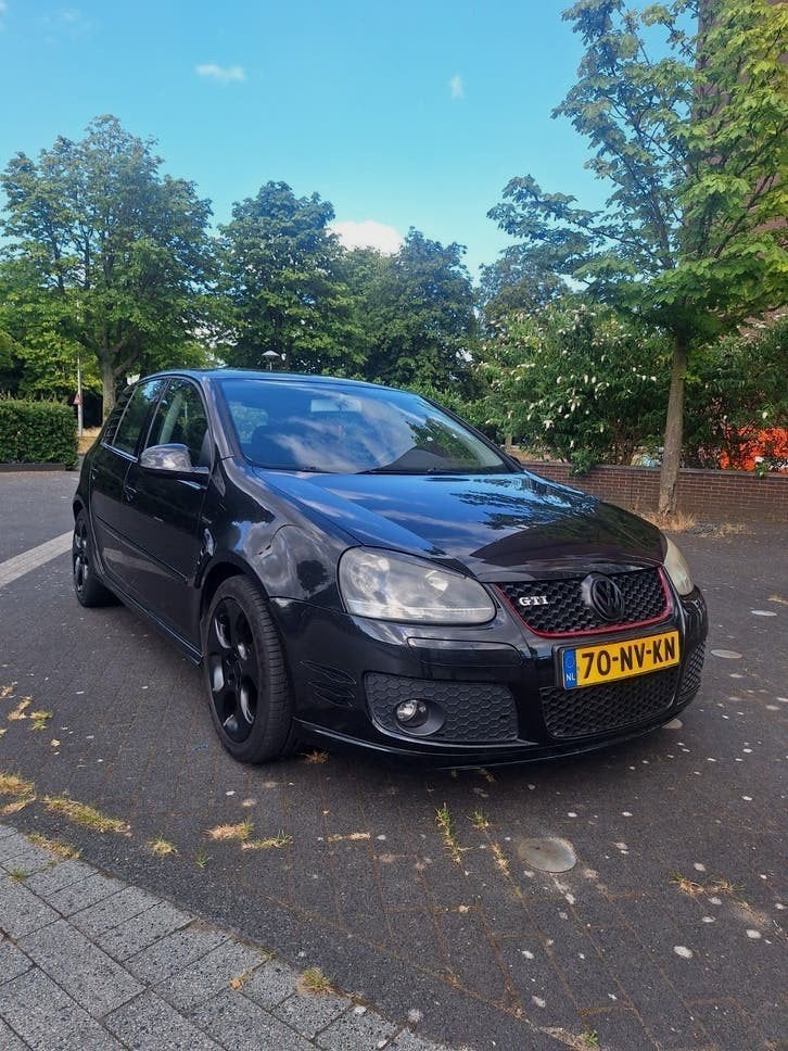 Volkswagen Golf 1.6 16V FSI 85KW 5D 2004 Zwart GTI LOOK, Voorwielaandrijving, 4 cilinders, 620 kg, Zwart