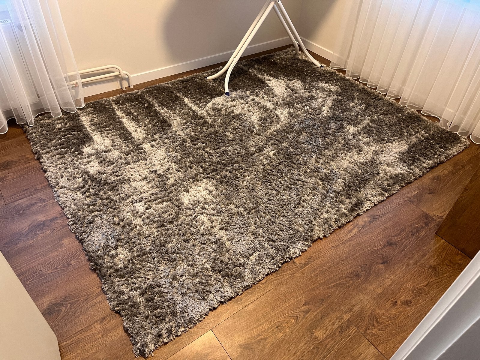 Mooi grijs / zilver vloerkleed tapijt, Ophalen, 200 cm of meer, Zo goed als nieuw, Grijs