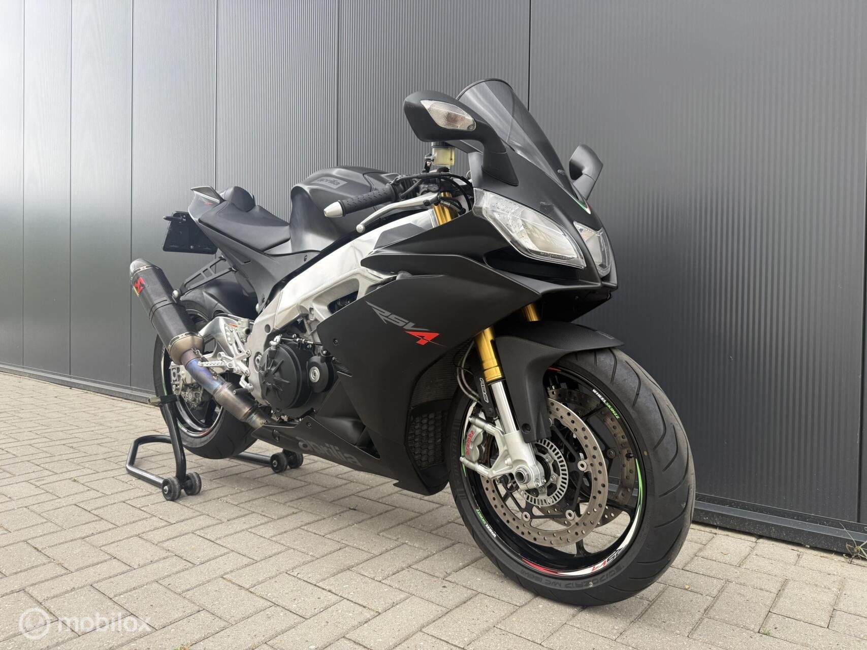 Mat zwarte Aprilia RSV4 R APRC 2014 met Akrapovic, Motoren, Aprilia, Bedrijf, Meer dan 35 kW, 999 cc