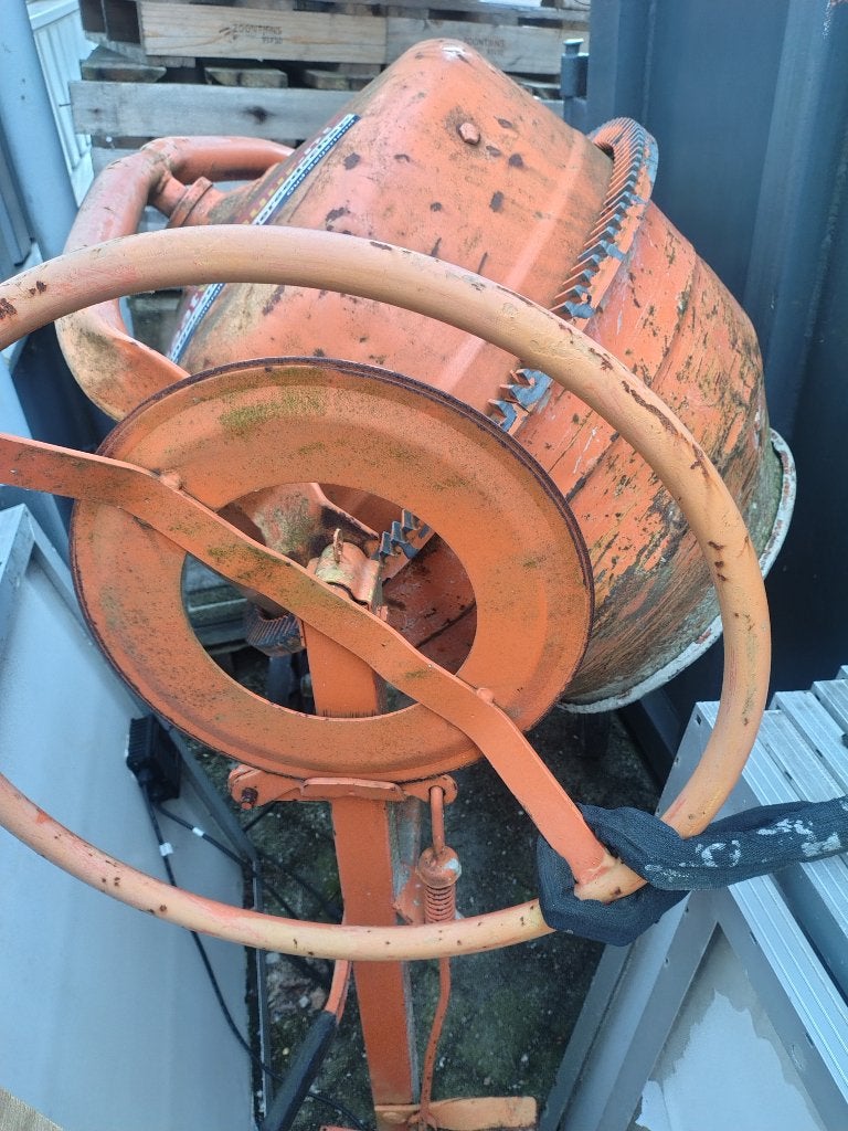 Betonmolen Atika S145, Ophalen, Zo goed als nieuw