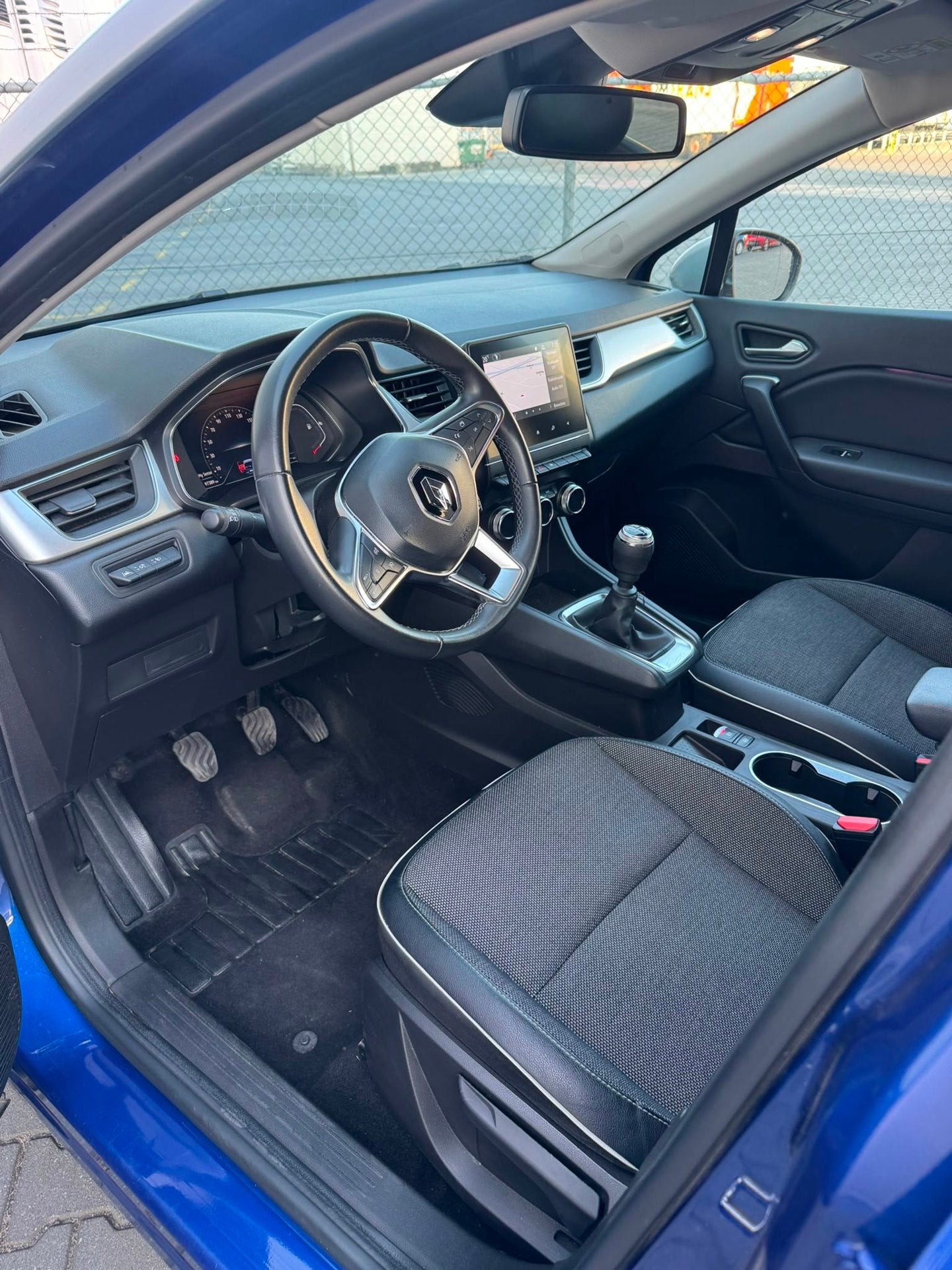 Renault Captur 1.3 mild hybrid 140 techno Camera / Led / Nav, Auto's, Renault, Voorwielaandrijving, Stof, Gebruikt, Blauw