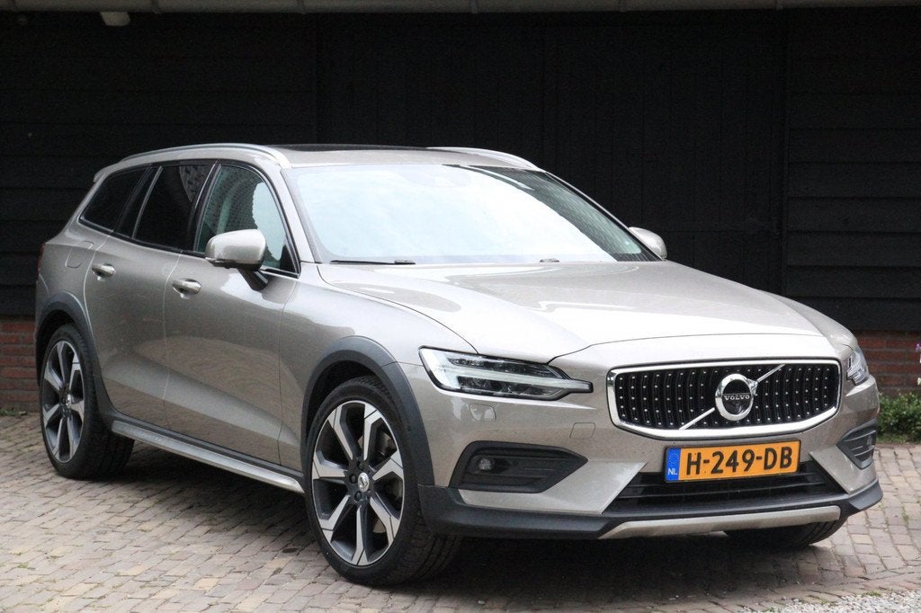 Volvo V60 Cross Country 2.0 D4 AWD Intro Edition Panorama-El, Auto's, Volvo, Automaat, Gebruikt, Diesel, Vierwielaandrijving