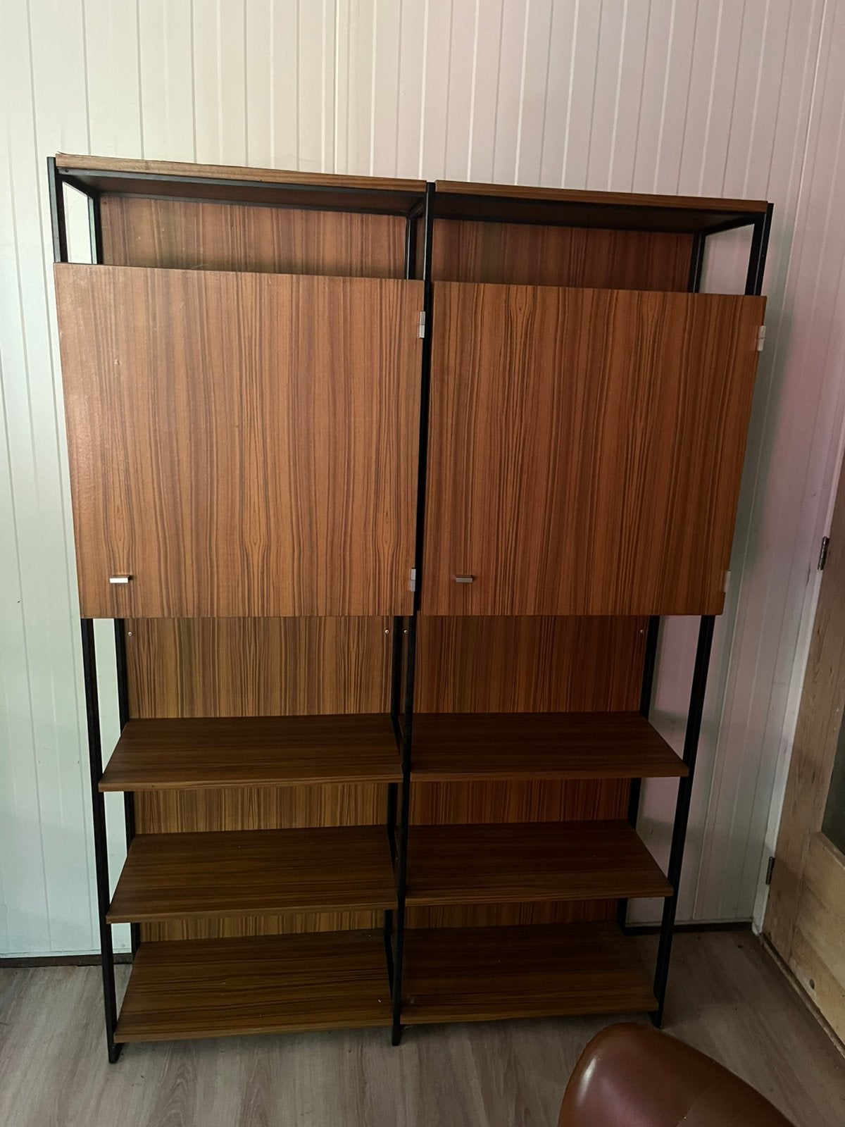 Bruine kast 1,80m hoog, Huis en Inrichting, Ophalen, Met deur(en), Zo goed als nieuw, Minder dan 150 cm