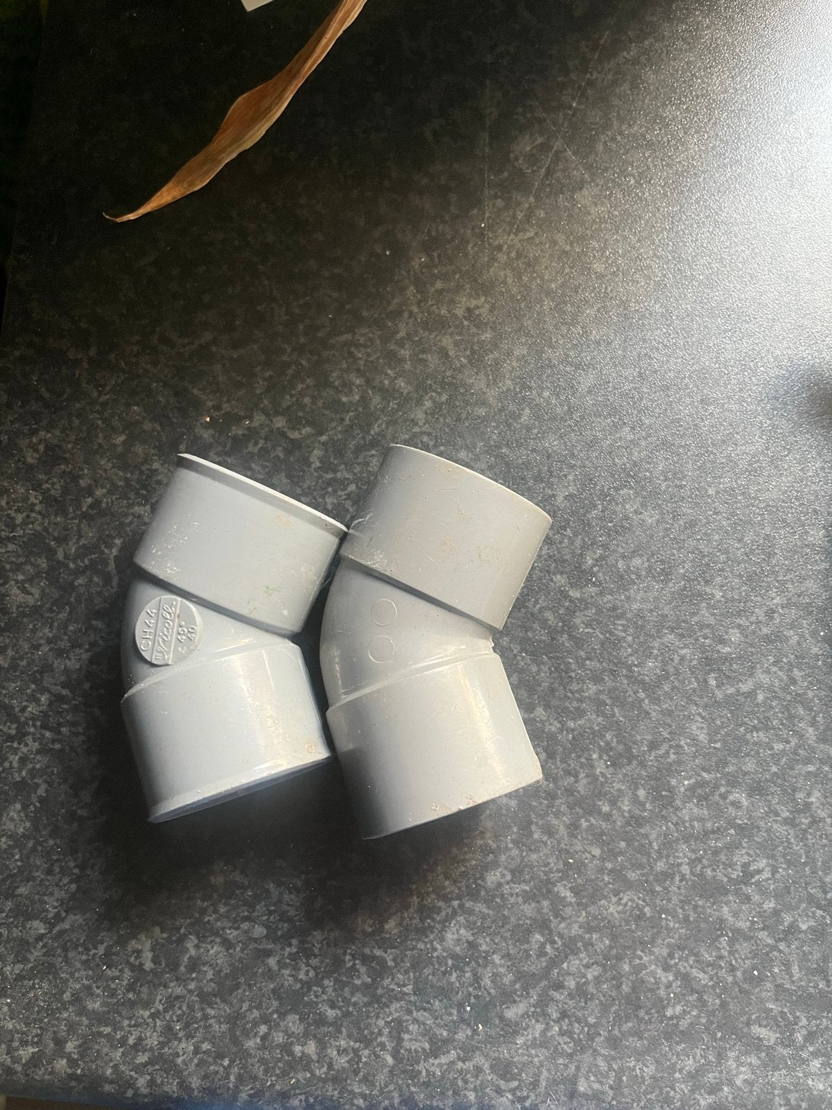 2x PVC sokbocht 40mm 45 graden - Nicoll CH44, Bochten, Gebruikt, Pvc, Ophalen of Verzenden
