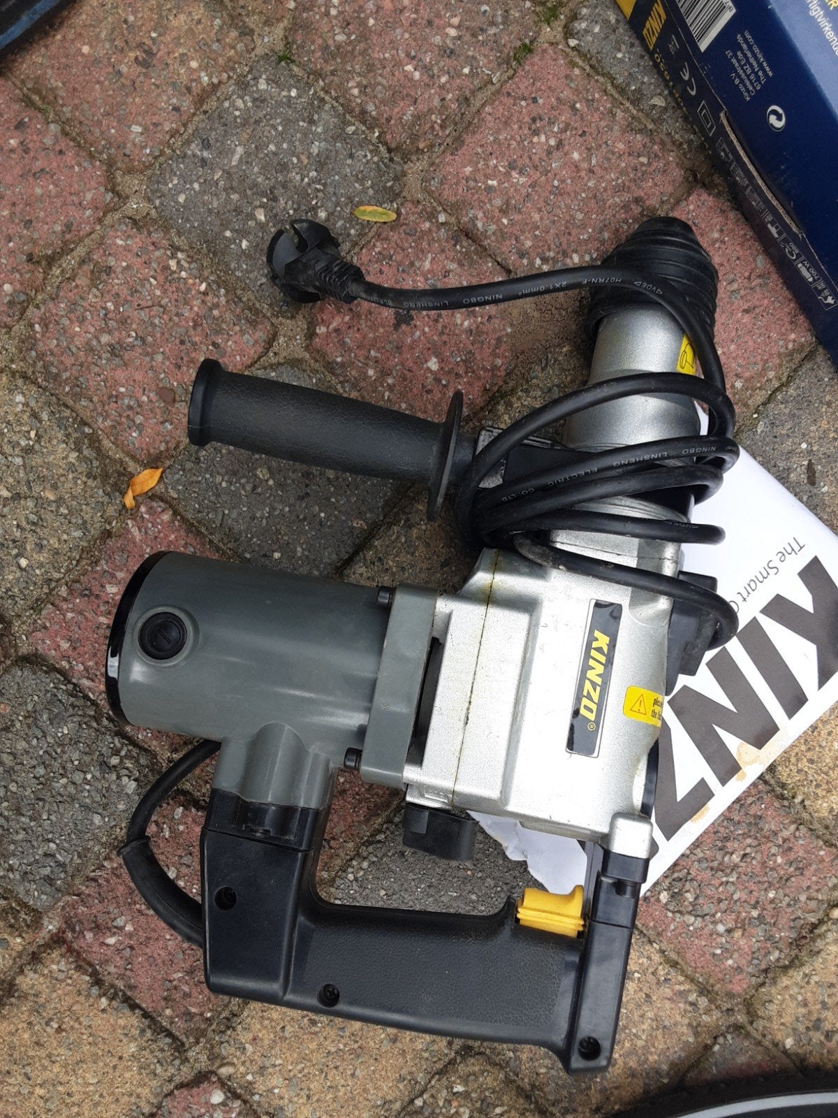 Kinzo Boorhamer 700W, Doe-het-zelf en Verbouw, 600 watt of meer, Boor- en/of Breekhamer, Ophalen of Verzenden, Zo goed als nieuw