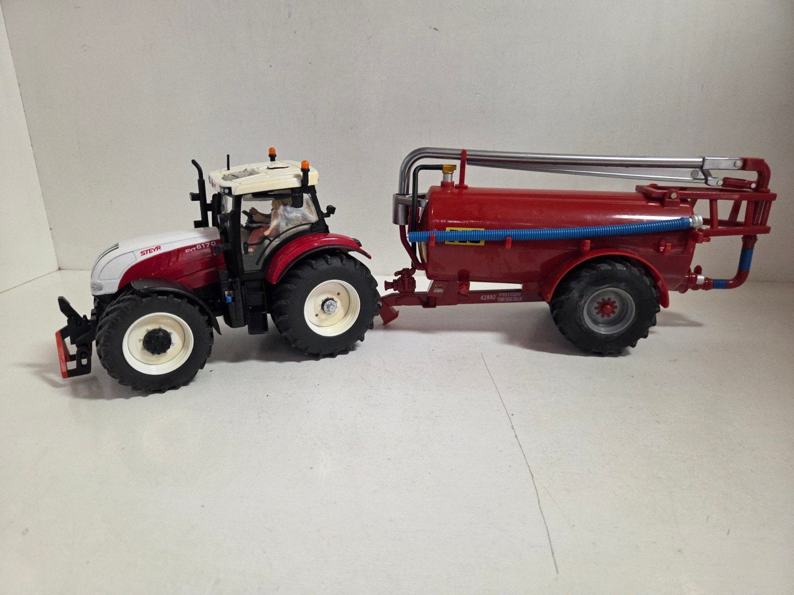 Siku Steyr CVT 6170 met mesttank LCN 2014 limited, Hobby en Vrije tijd, SIKU, ., Tractor of Landbouw, Ophalen of Verzenden