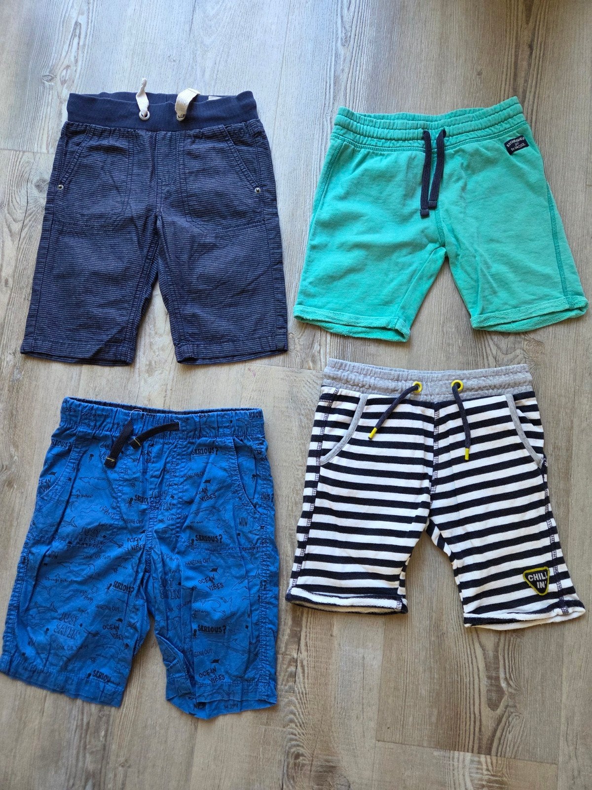 Set korte broeken shorts maat 110/116, Kinderen en Baby's, Broek, Gebruikt, Ophalen of Verzenden, Hema