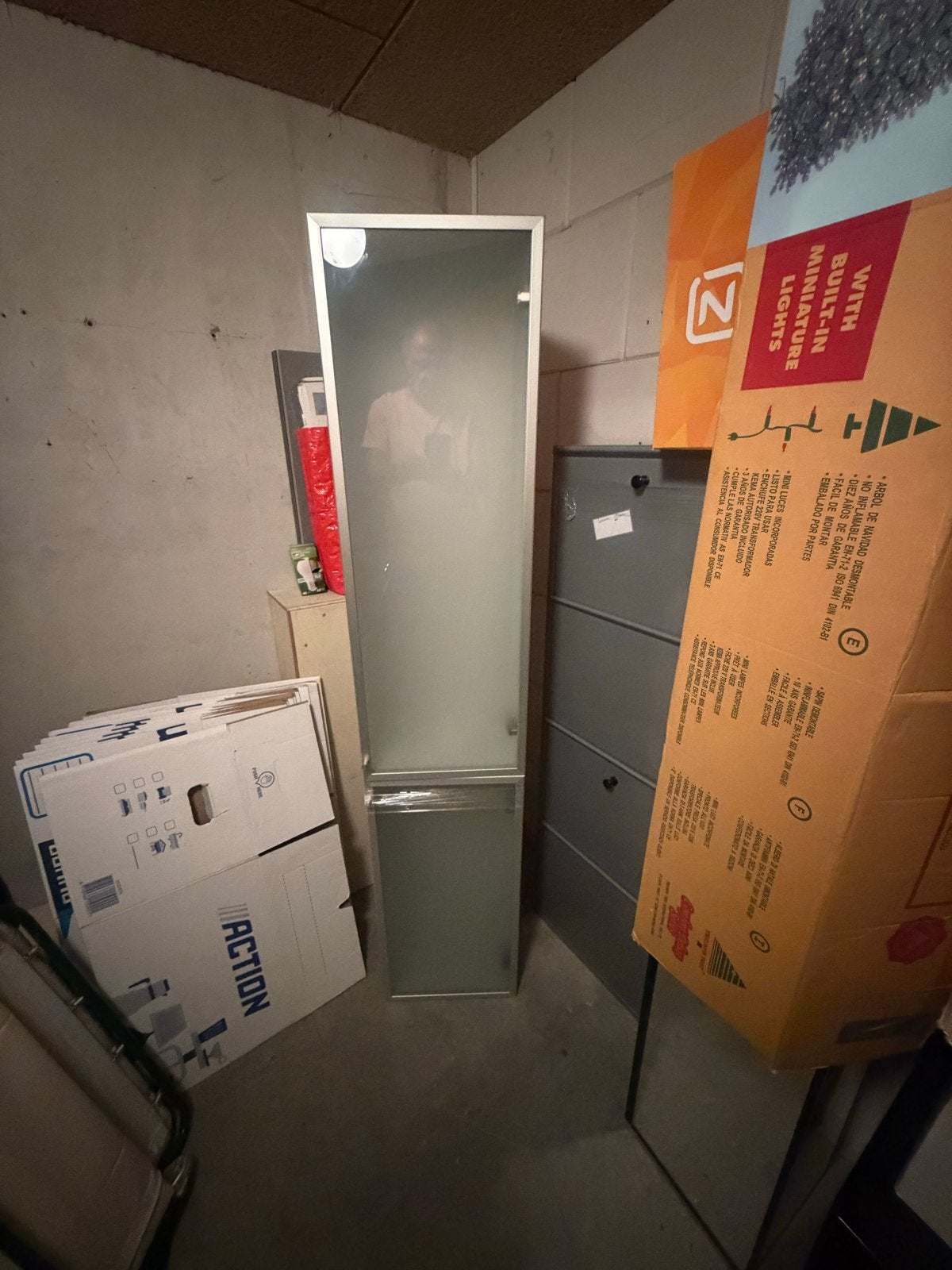 Hoge MDF badkamerkast met matglas deur en legplanken glas, Ophalen, Gebruikt