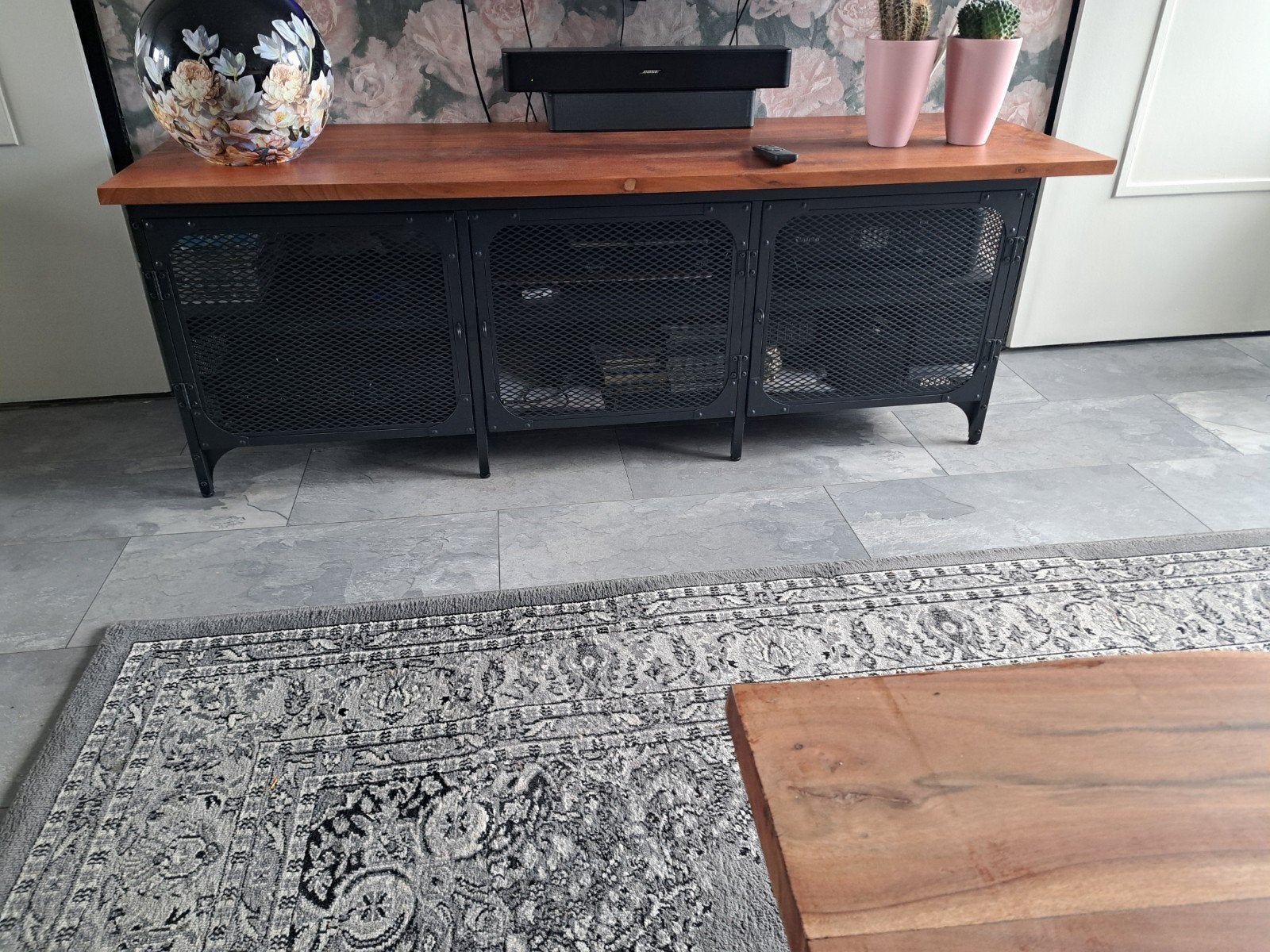 Industriële TV Kast Zwart Metaal met Houten Blad, Huis en Inrichting, Overige houtsoorten, 100 tot 150 cm, Industrieel, Modern