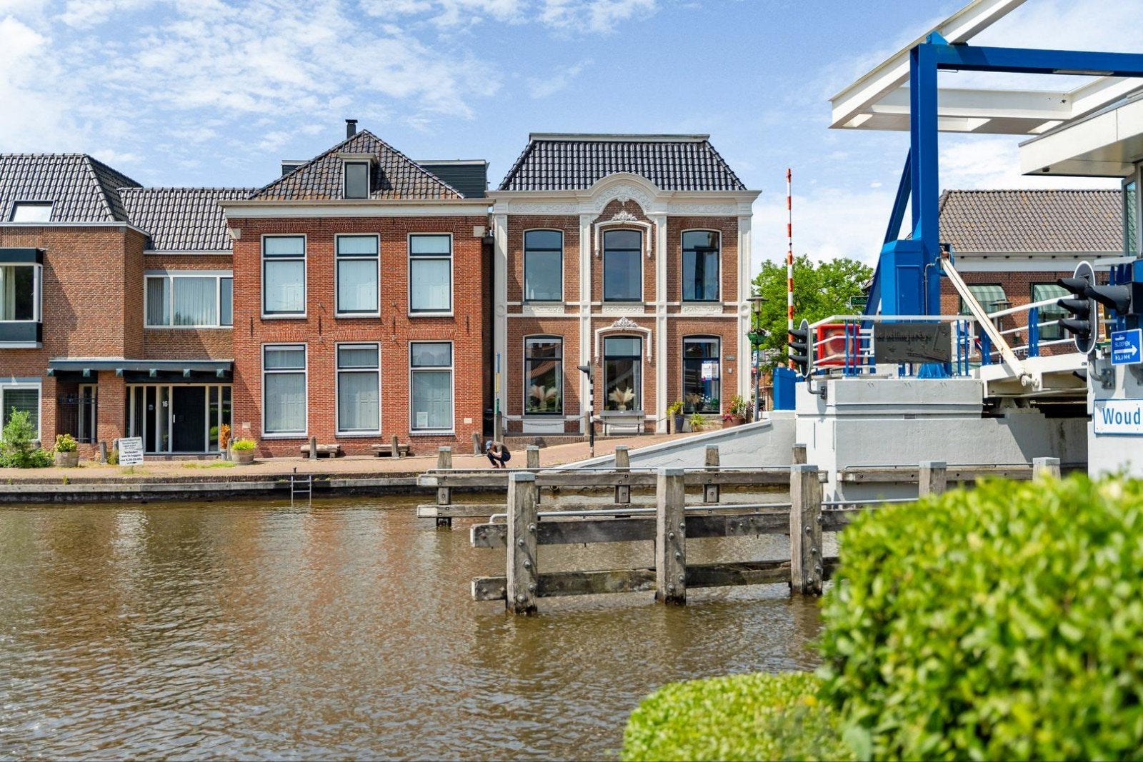 Uniek grachtenpand op toplocatie – wonen, werken of B&B, Huizen en Kamers, Woudsend, Tot 200 m², Hoekwoning, 7 kamers