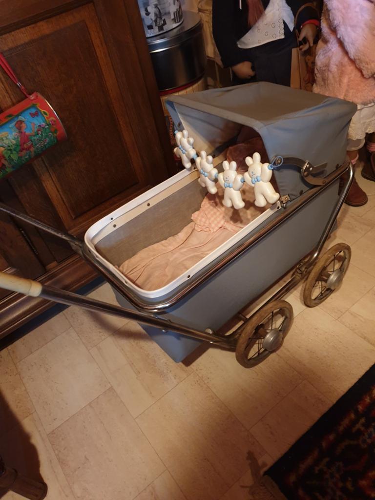 Retro poppenwagen in goede staat, Ophalen of Verzenden, Zo goed als nieuw, Pop