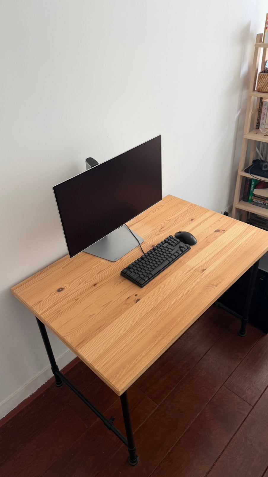 Houten bureau met metalen onderstel, Ophalen, Demontabel, Gebruikt, 110 cm