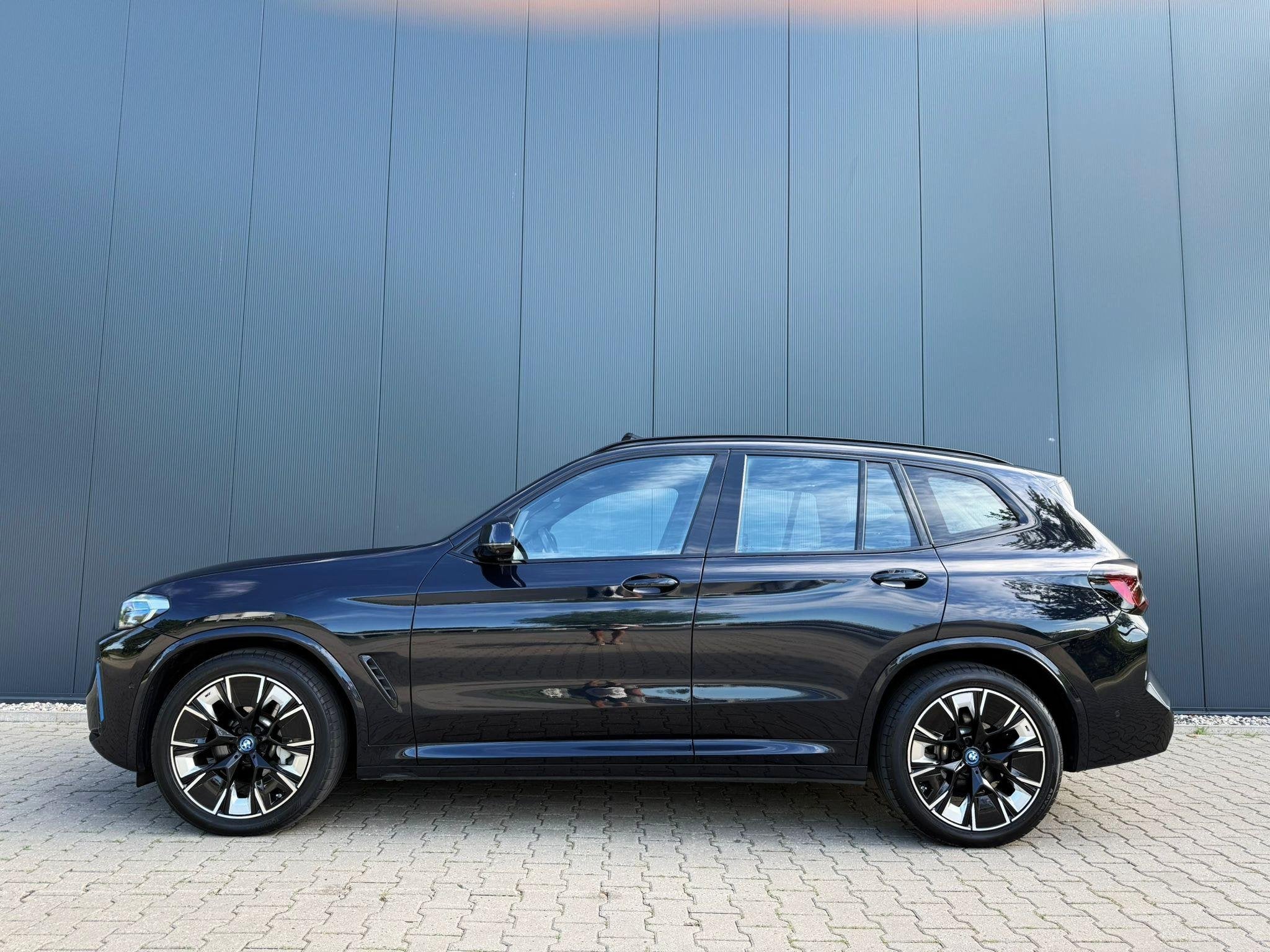 BMW iX3 M-Sport Pano Tr.hk HUD H&K Memory, Auto's, Automaat, Achterwielaandrijving, Gebruikt, 80 kWh