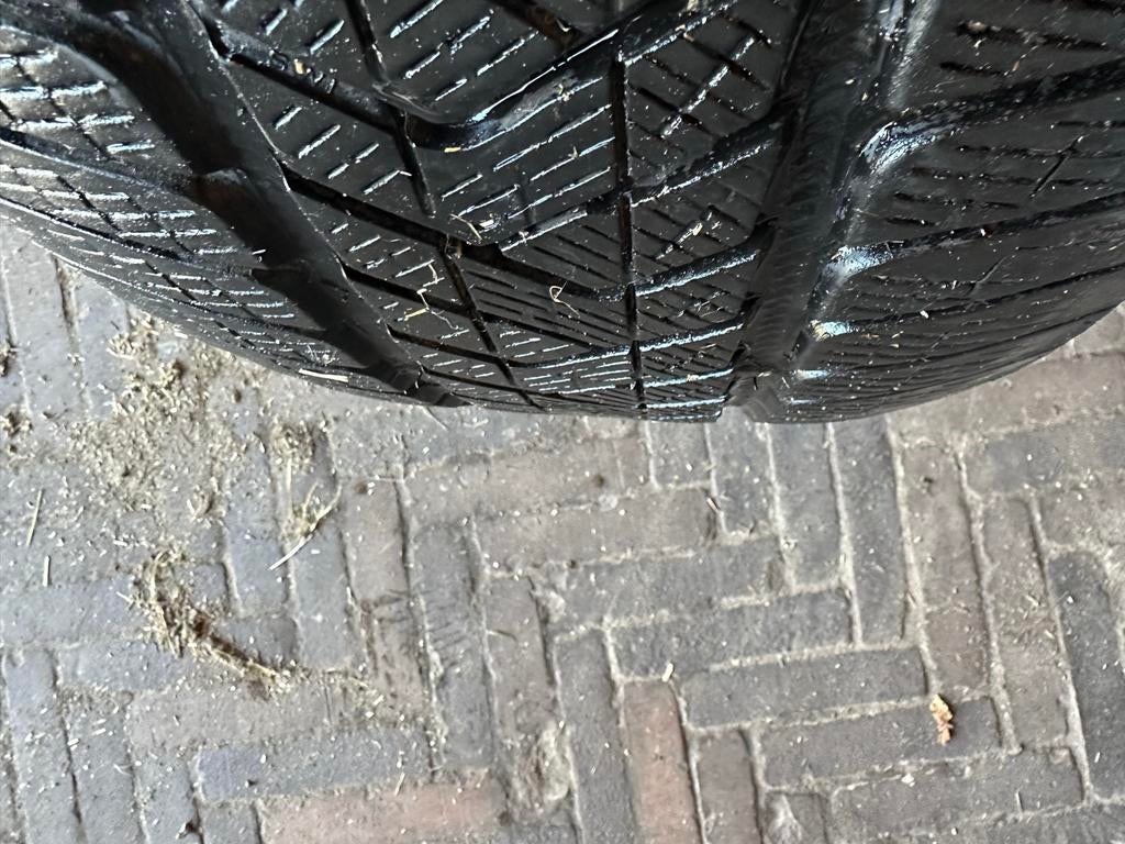 Pirelli Scorpion Winterbanden 275/40 R22, Gebruikt, 275 mm, Band(en), Terreinwagen