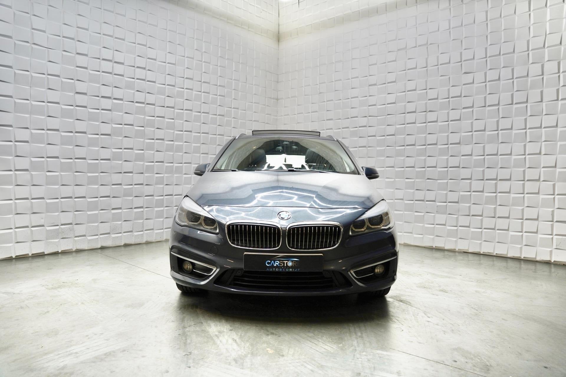 BMW 2-serie Active Tourer 225xe Centennial High Executive PA, Auto's, Automaat, Dealer onderhouden, Gebruikt, Bedrijf
