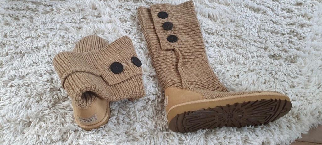 Te koop: UGG boots, maat 40, Camel Classic, NIEUW!, Kleding | Dames, Schoenen, UGG, Beige, Nieuw, Ophalen of Verzenden