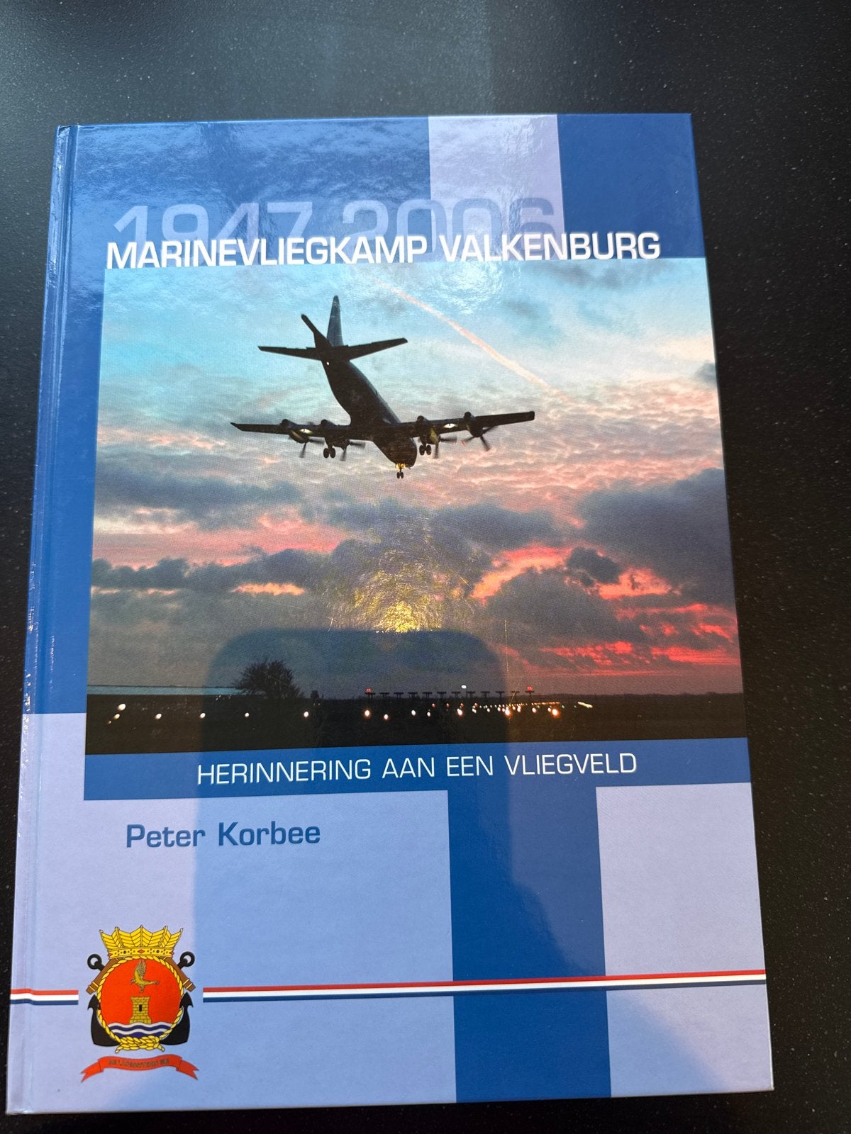 Marinevliegkamp Valkenburg: Herinnering aan een Vliegveld, Boeken, Ophalen of Verzenden, 1945 tot heden, Zo goed als nieuw, Marine