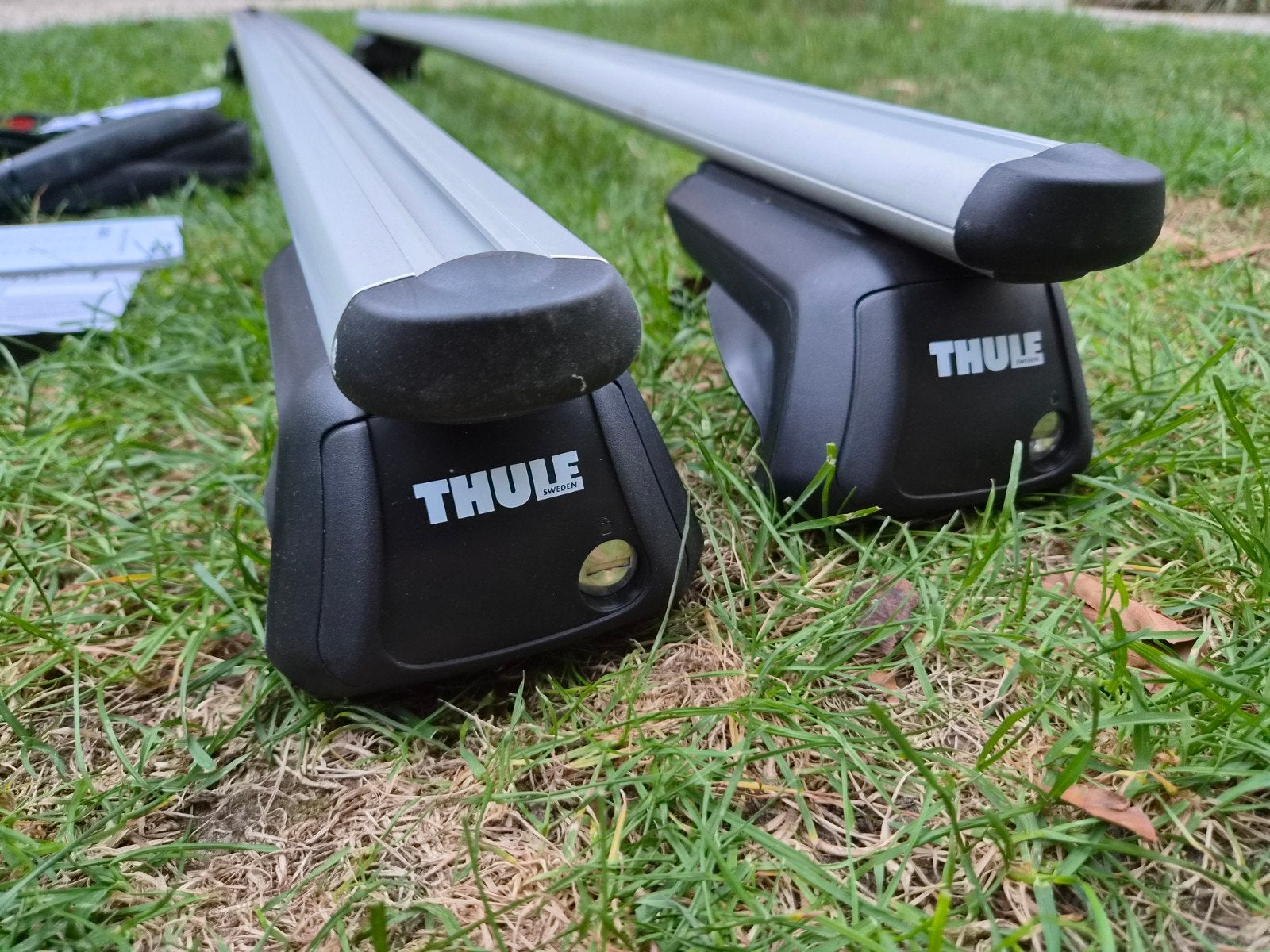 Foto 2 van Thule SmartRackXT 118cm compleet!
