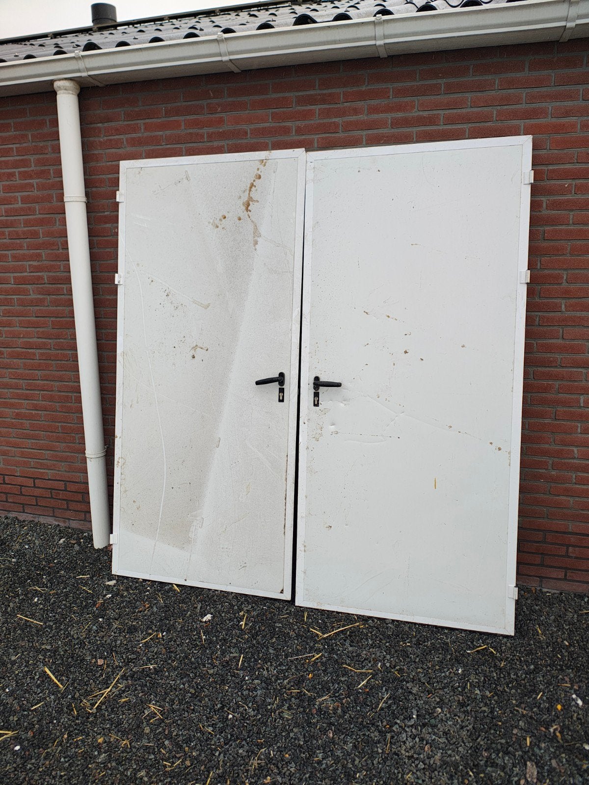 2 kunstof deuren met slot zonder kozijn, Kunststof, Gebruikt, Deurkozijn, 150 tot 225 cm