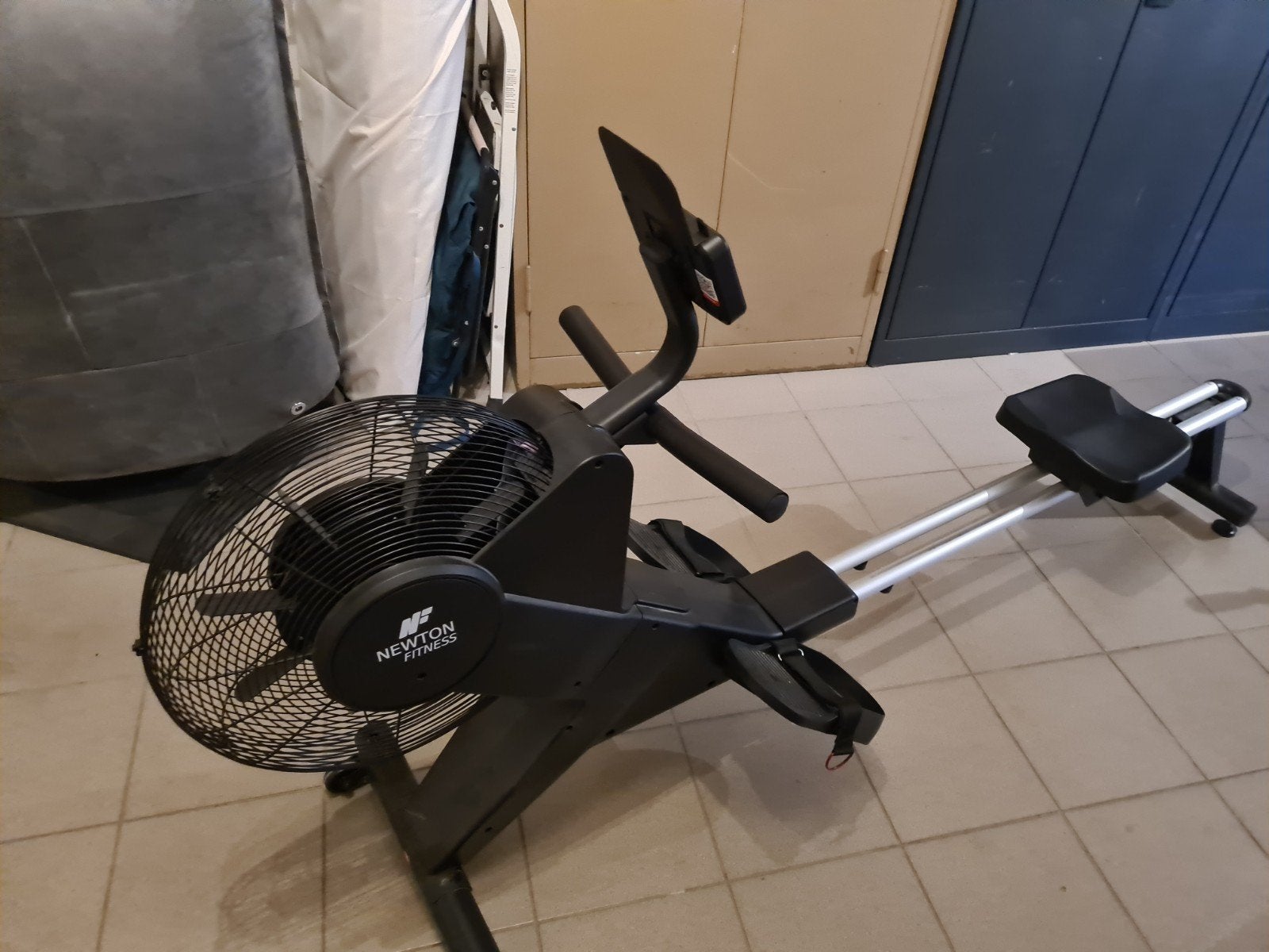 Newton roeitrainer, Sport en Fitness, Fitnessapparatuur, Ophalen, Zo goed als nieuw