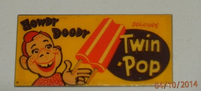 M82 koelkastmagneetje howdy doody twin pop, Ophalen of Verzenden, Zo goed als nieuw